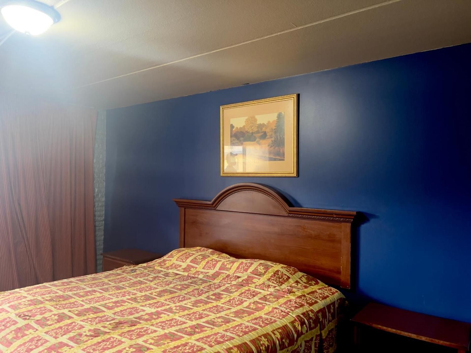 King Bed Smoking