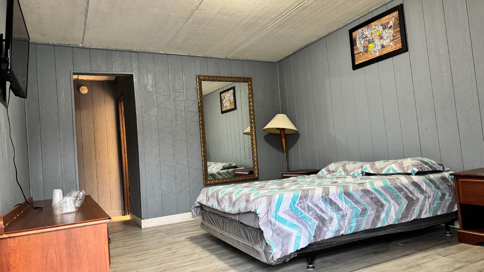 Premium Queen Bed Non-Smoking