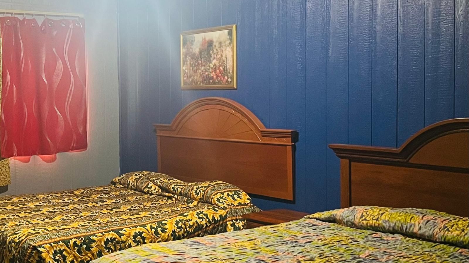 2 Full Bed Smoking