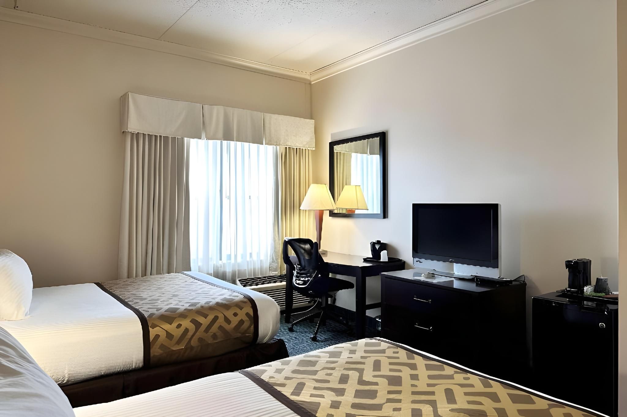 2 Queen Beds, Mobility Accessible Room, Roll-In Shower, Non-Smoking