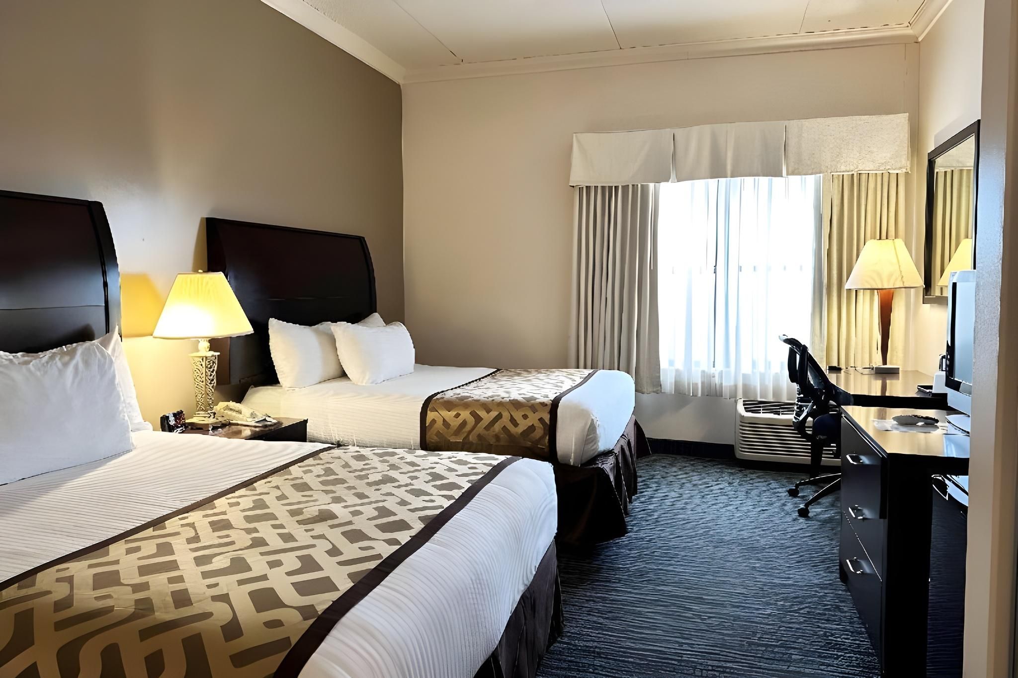 Chicago South Loop 2 Queen Beds, Mobility Accessible Room, Bathtub W/ Grab Bars, Non-Smoking