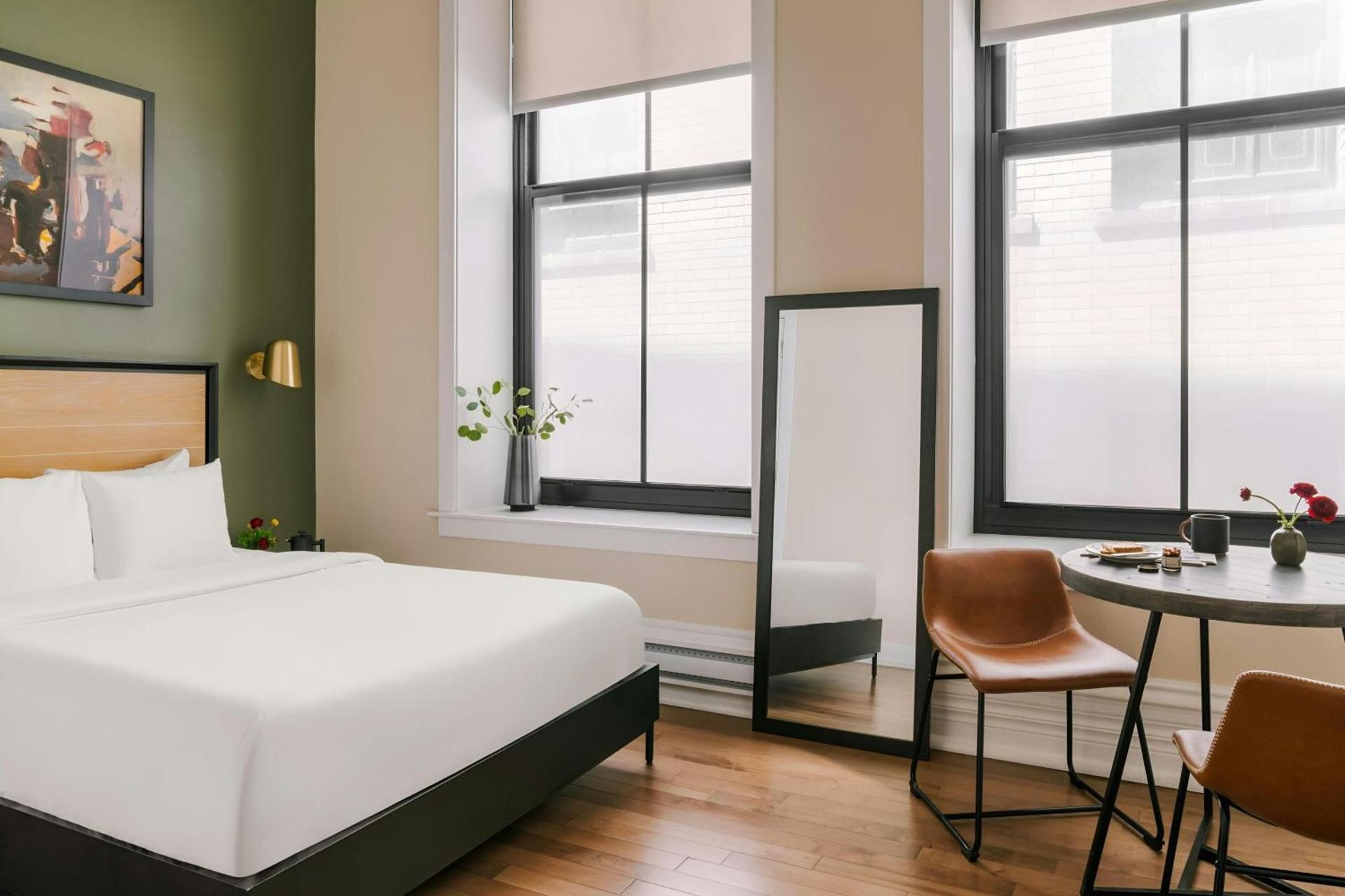 Studio Apartment with Queen Bed