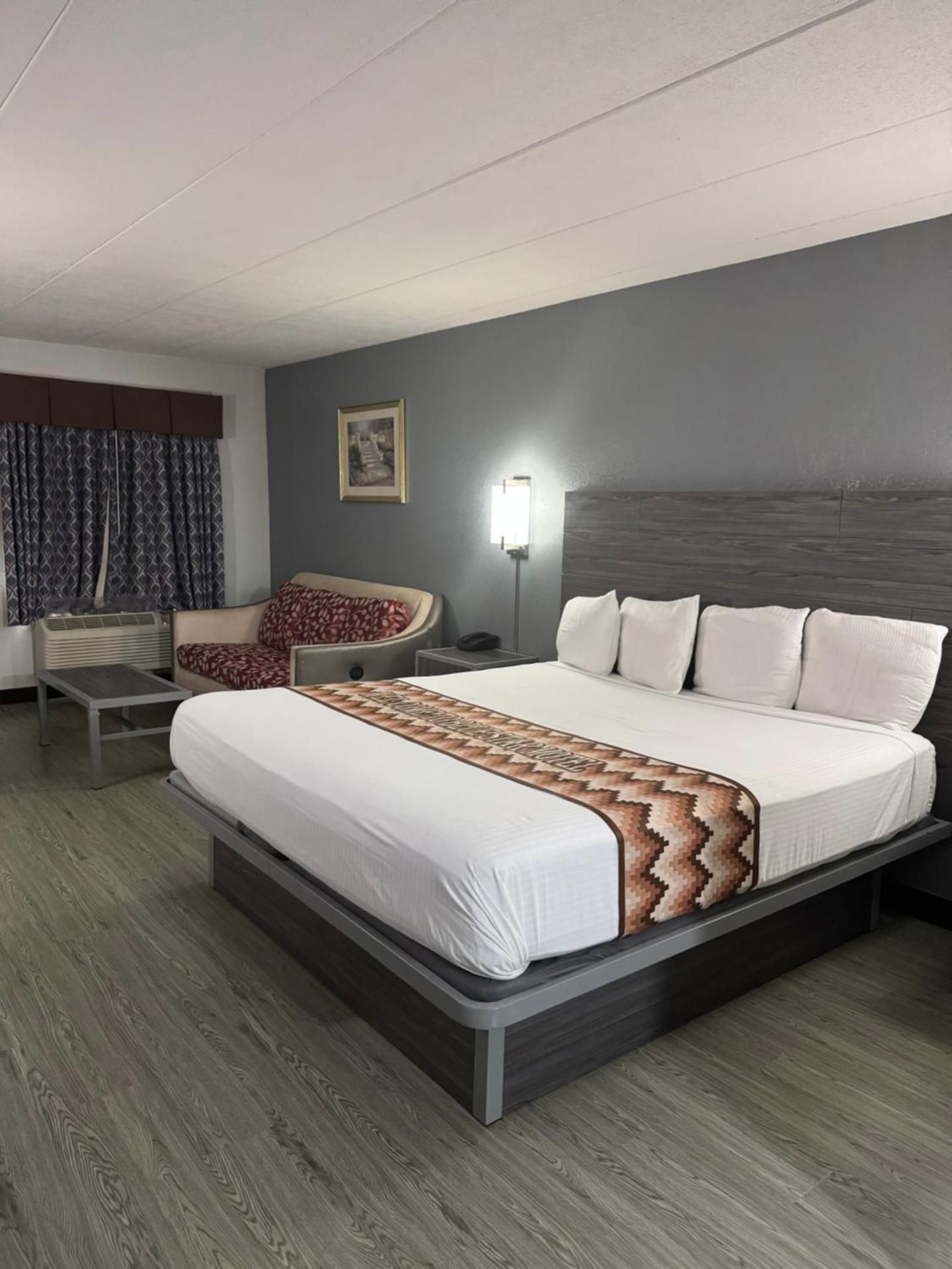 Blue Star Motel King Suite - Smoking 2