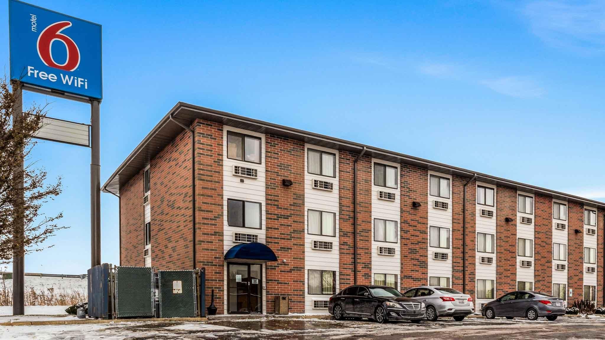 Motel 6 Elk Grove Village, IL