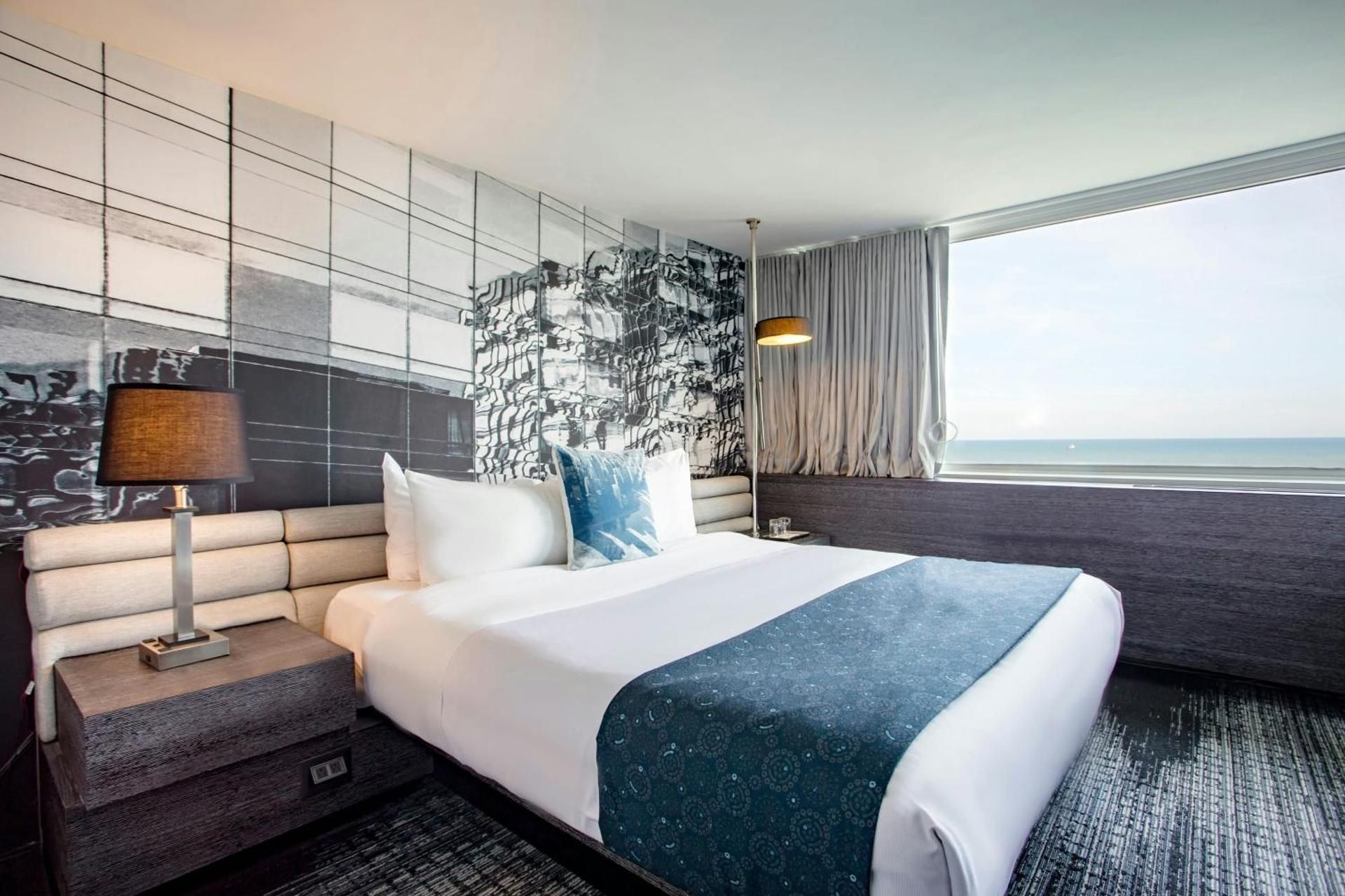 King Room with Lake View and Roll In Shower - Mobility/Hearing Accessible