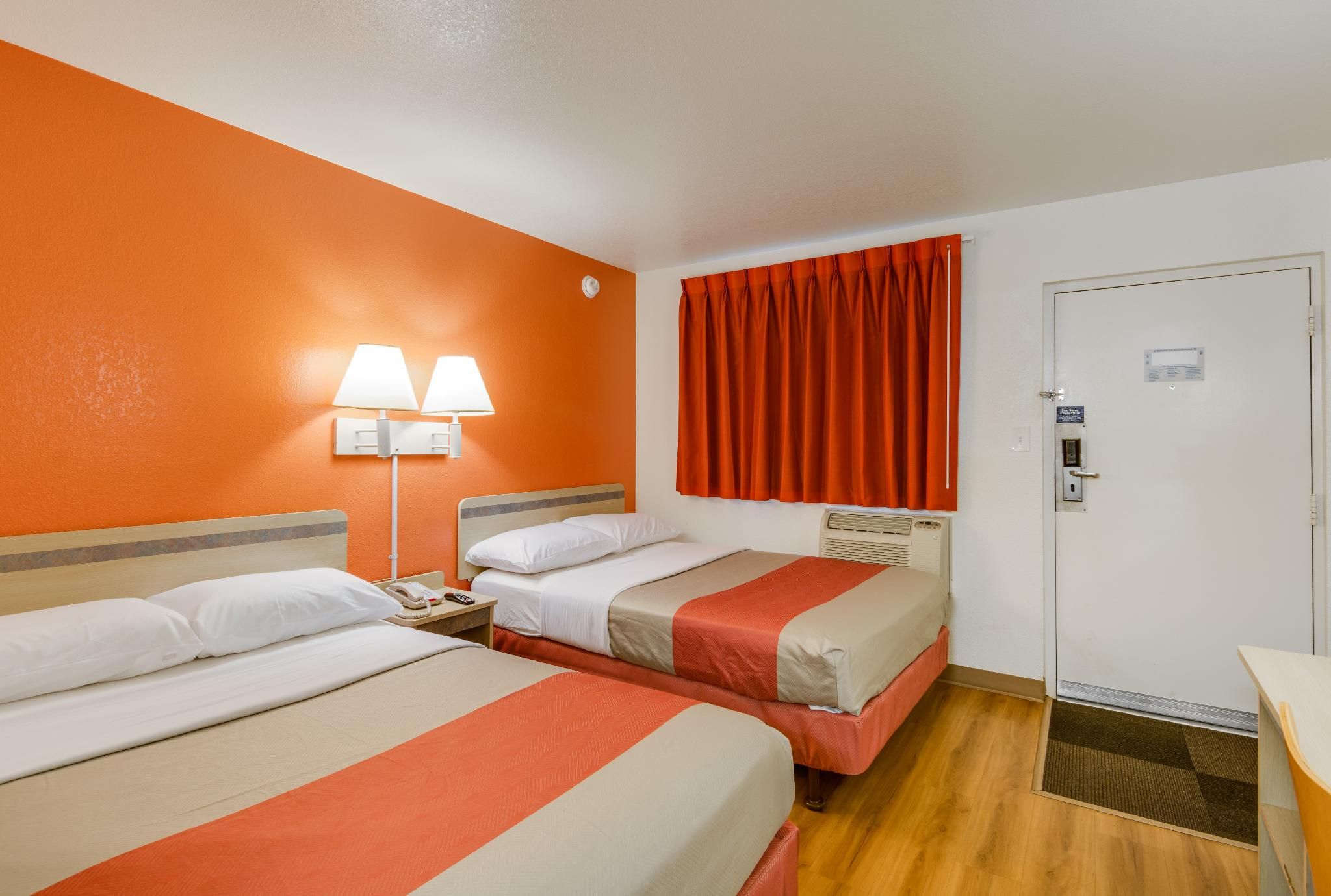 2 Full Beds | Non-Smoking