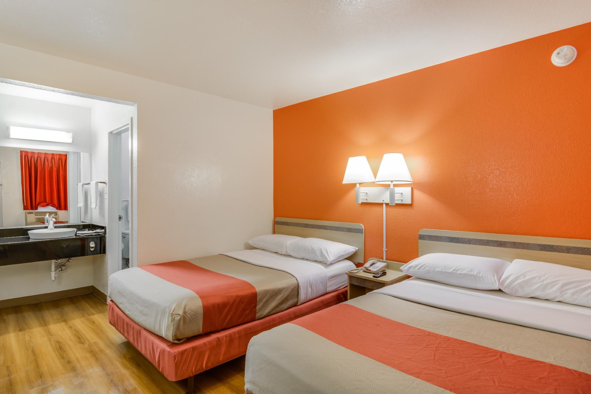 2 Full Beds | Non-Smoking
