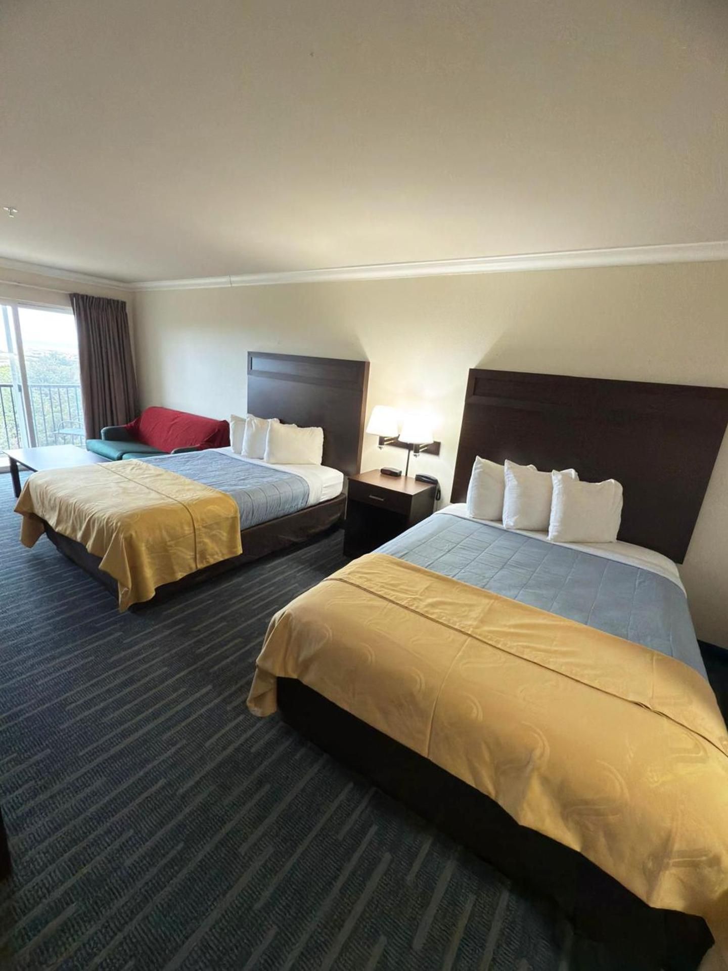 Deluxe Queen Room