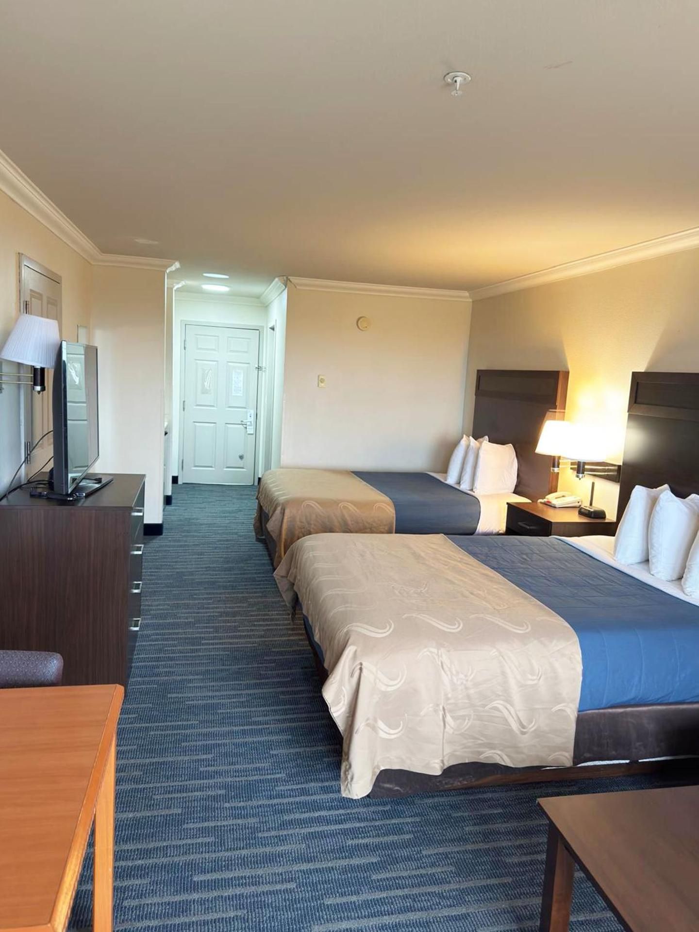 2 Queen Beds - Non-Smoking