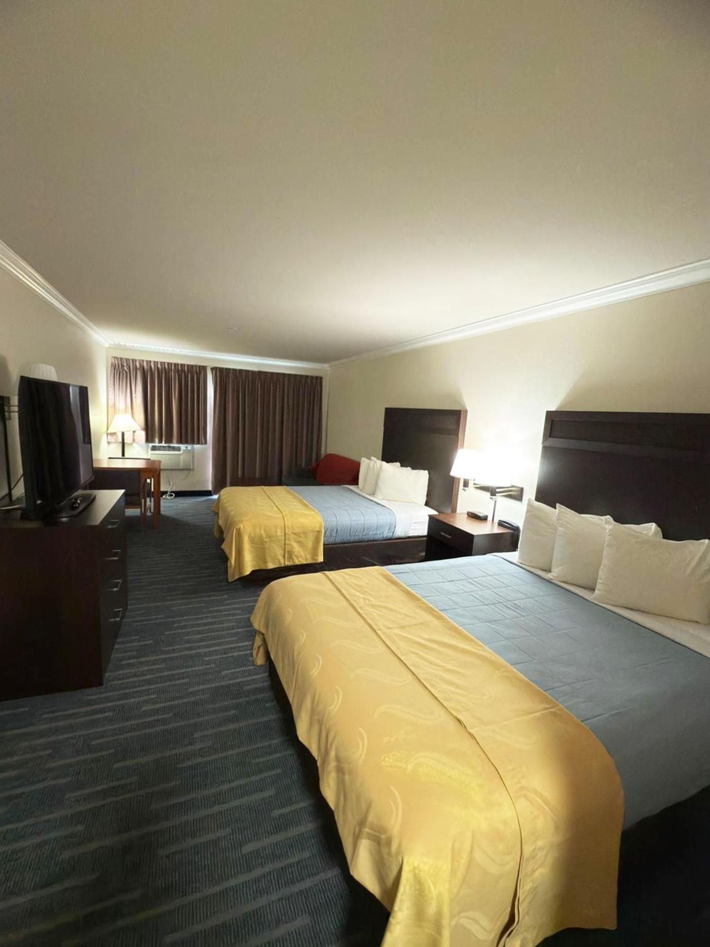 Deluxe Queen Room