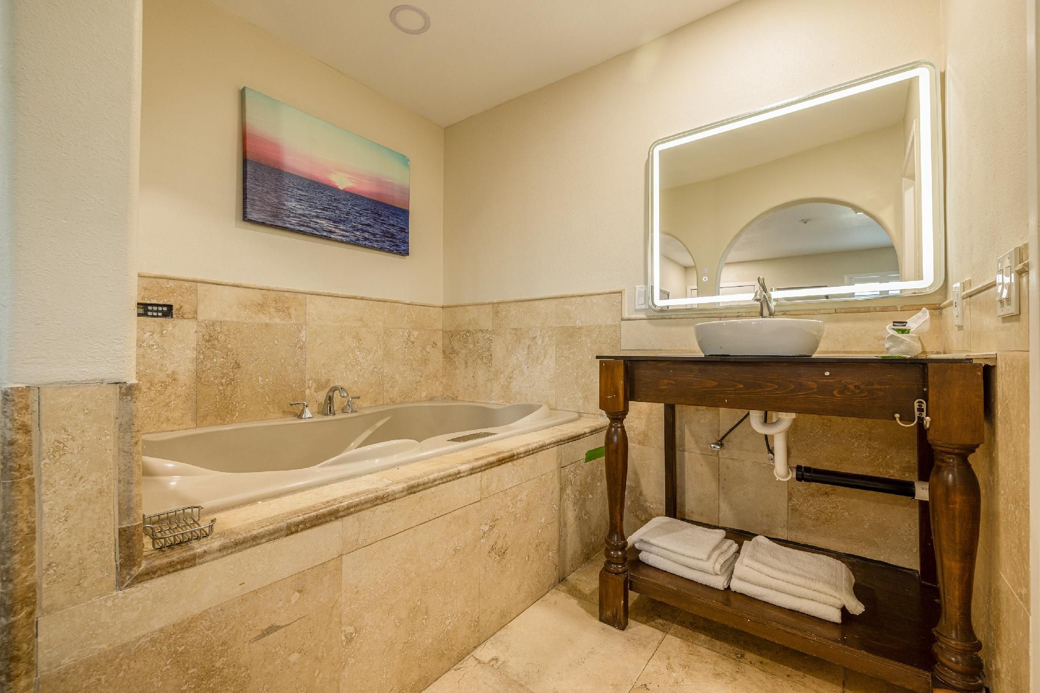 Hotel Avenida Victorville I 15 King Bed Smoking with Jetted Tub 3