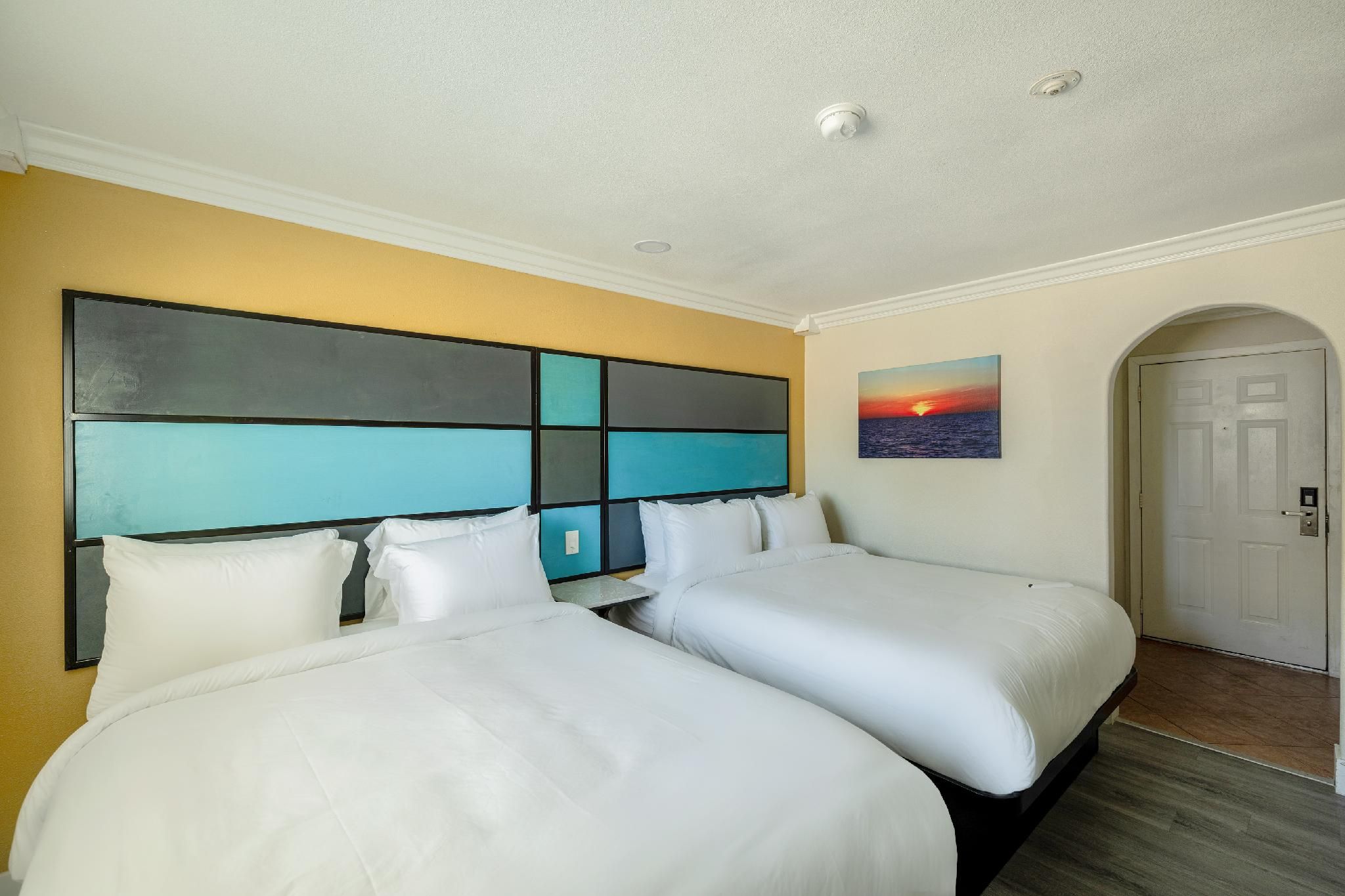 Hotel Avenida Victorville I 15 2 Queen Bed Smoking 2