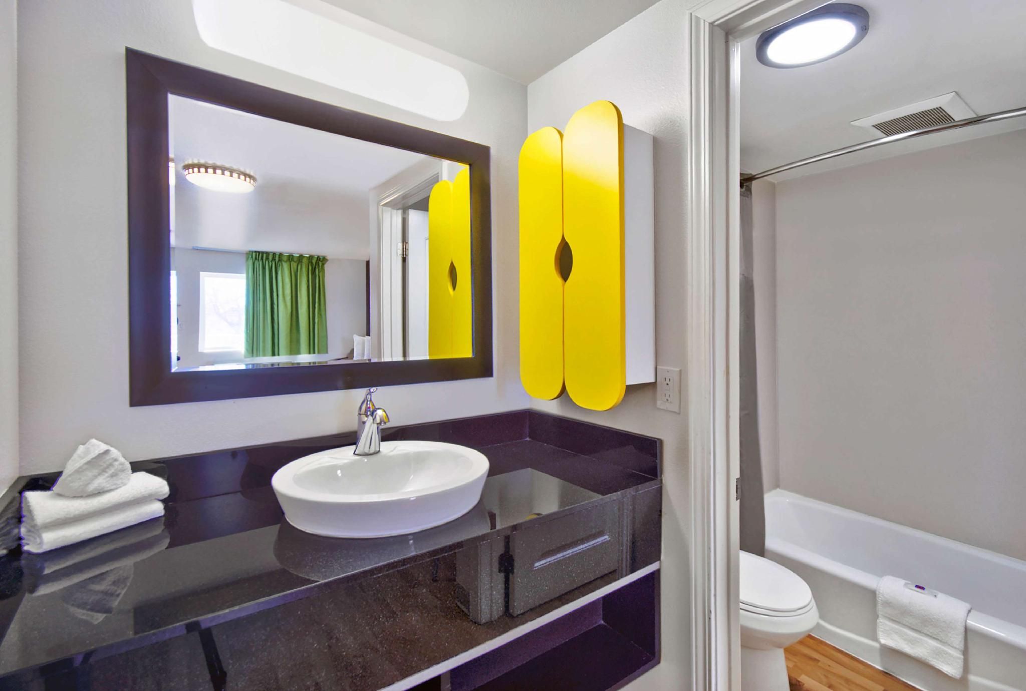 Motel 6 Victorville, CA - Apple Valley 2 Queen Beds | Non-Smoking 3