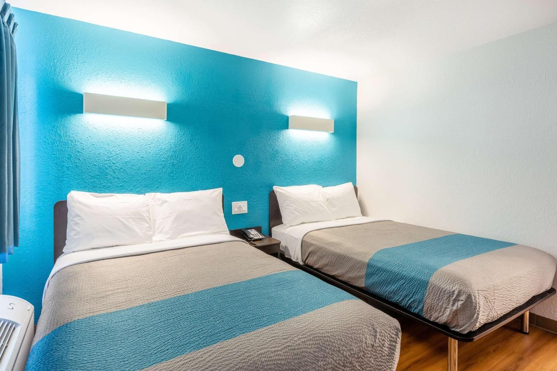 2 Full Beds | Non-Smoking, Micfridge