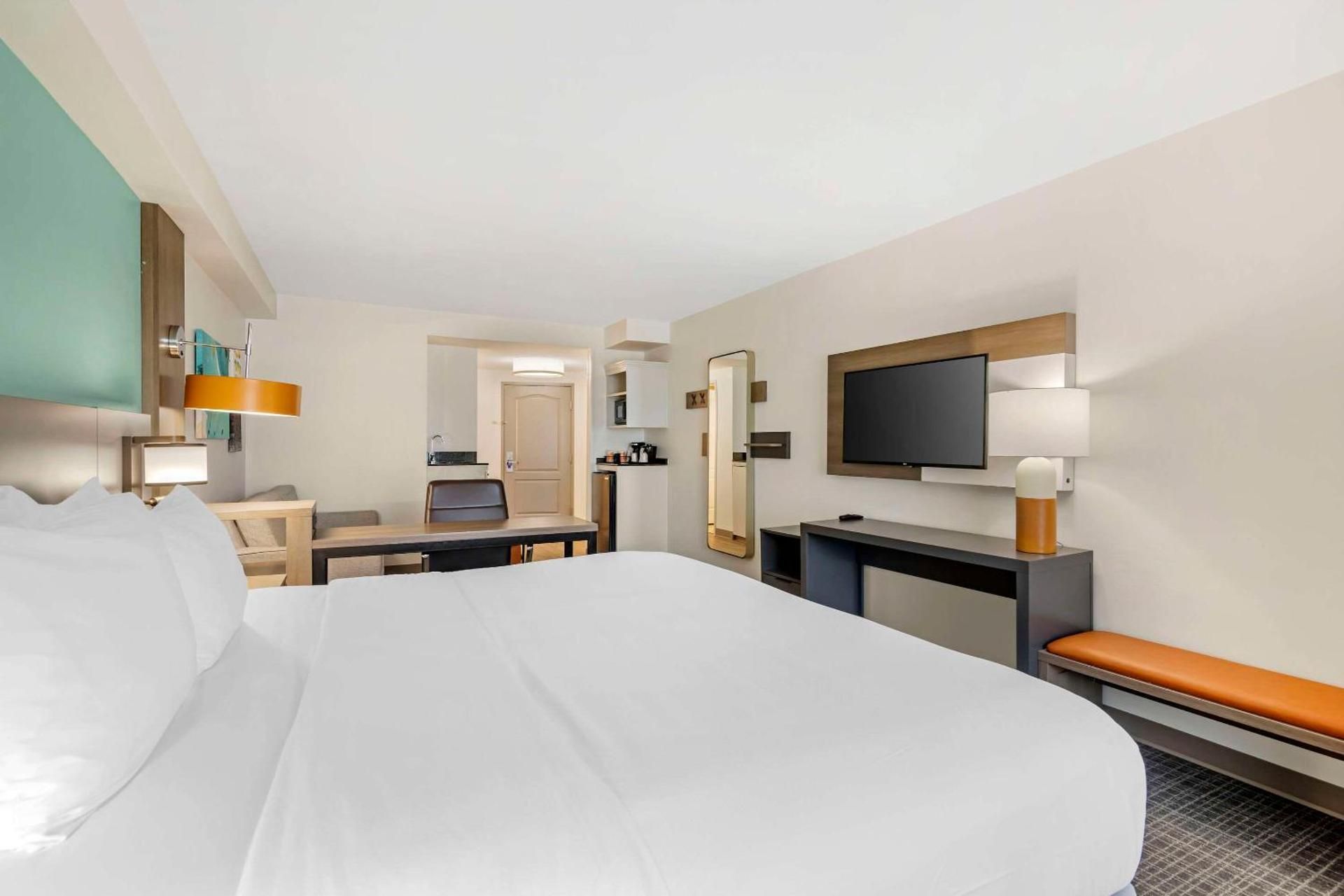 Queen Suite with Two Queen Beds - Accessible/Non-Smoking