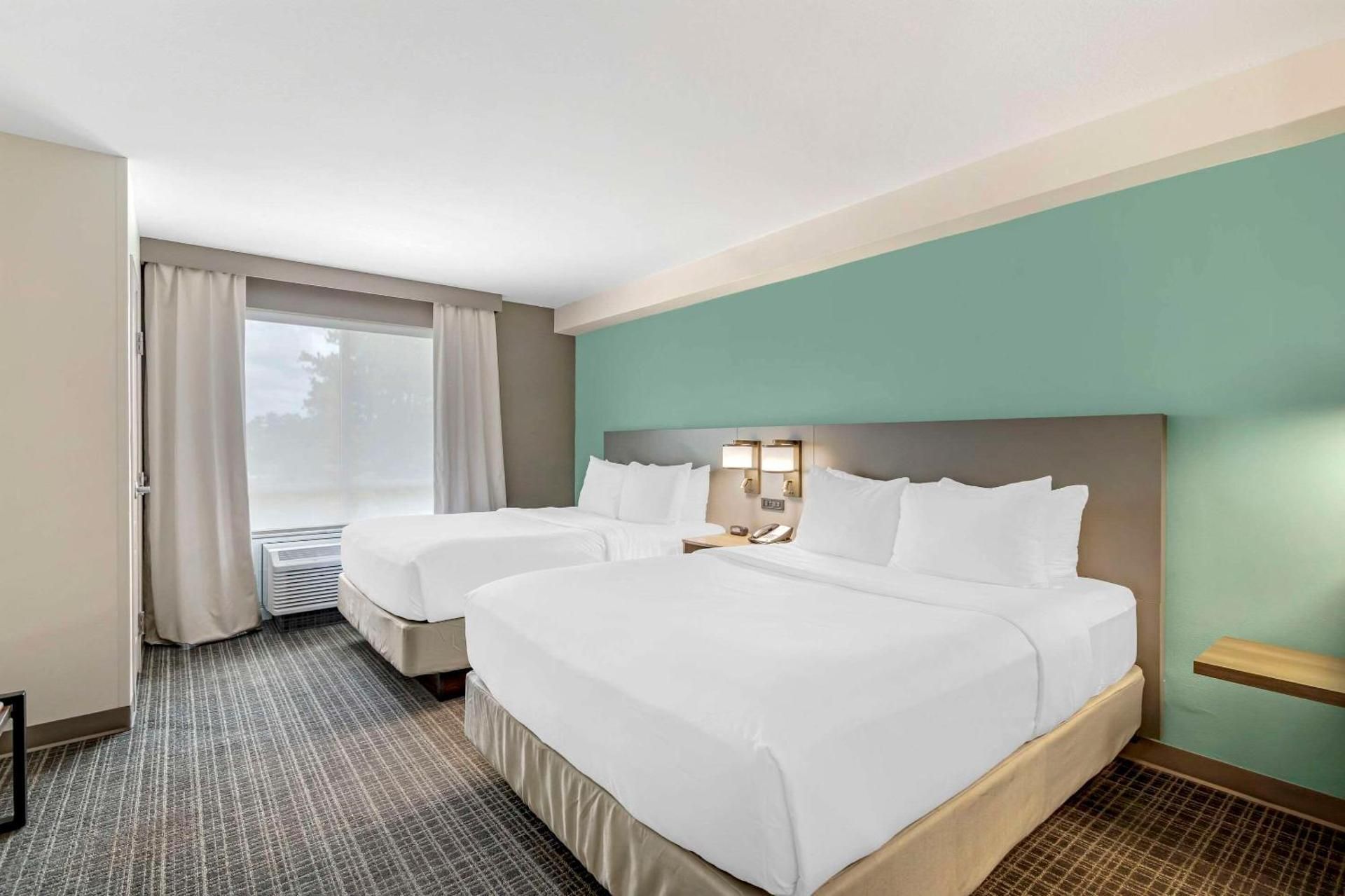 Queen Room with Two Queen Beds and Roll in Shower - Accessible/Non-Smoking