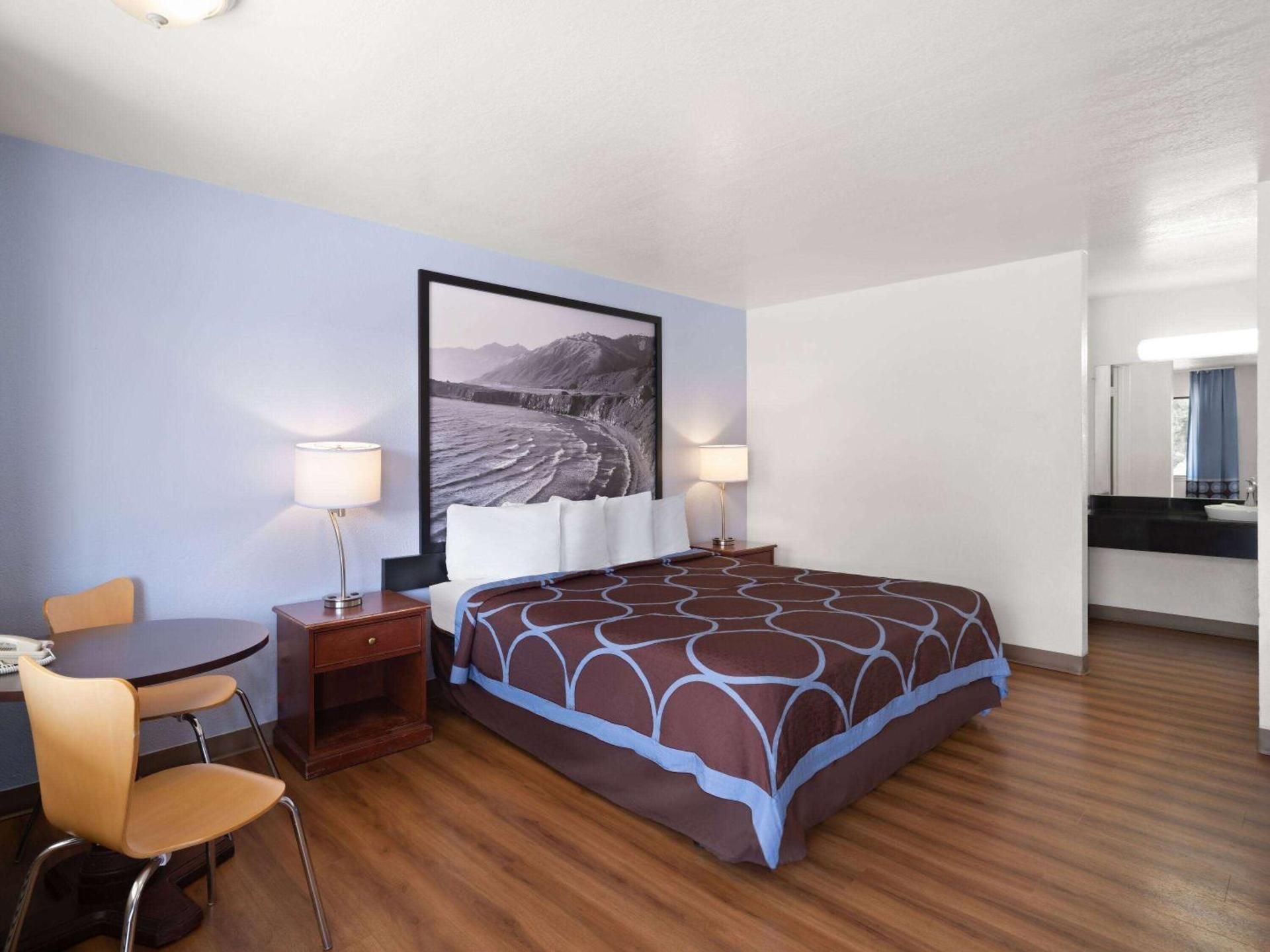 Super 8 by Wyndham Dunnigan 1 King Bed, Non-Smoking