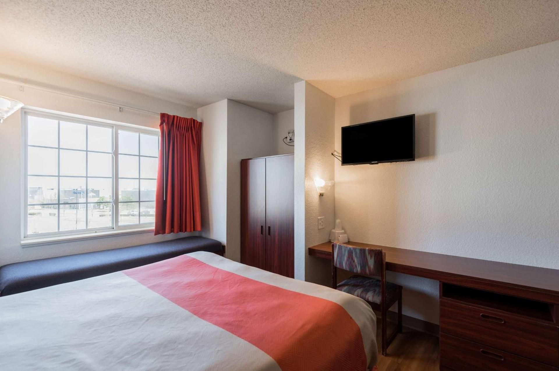 Queen Room with Two Queen Beds - Disability Access - Smoking