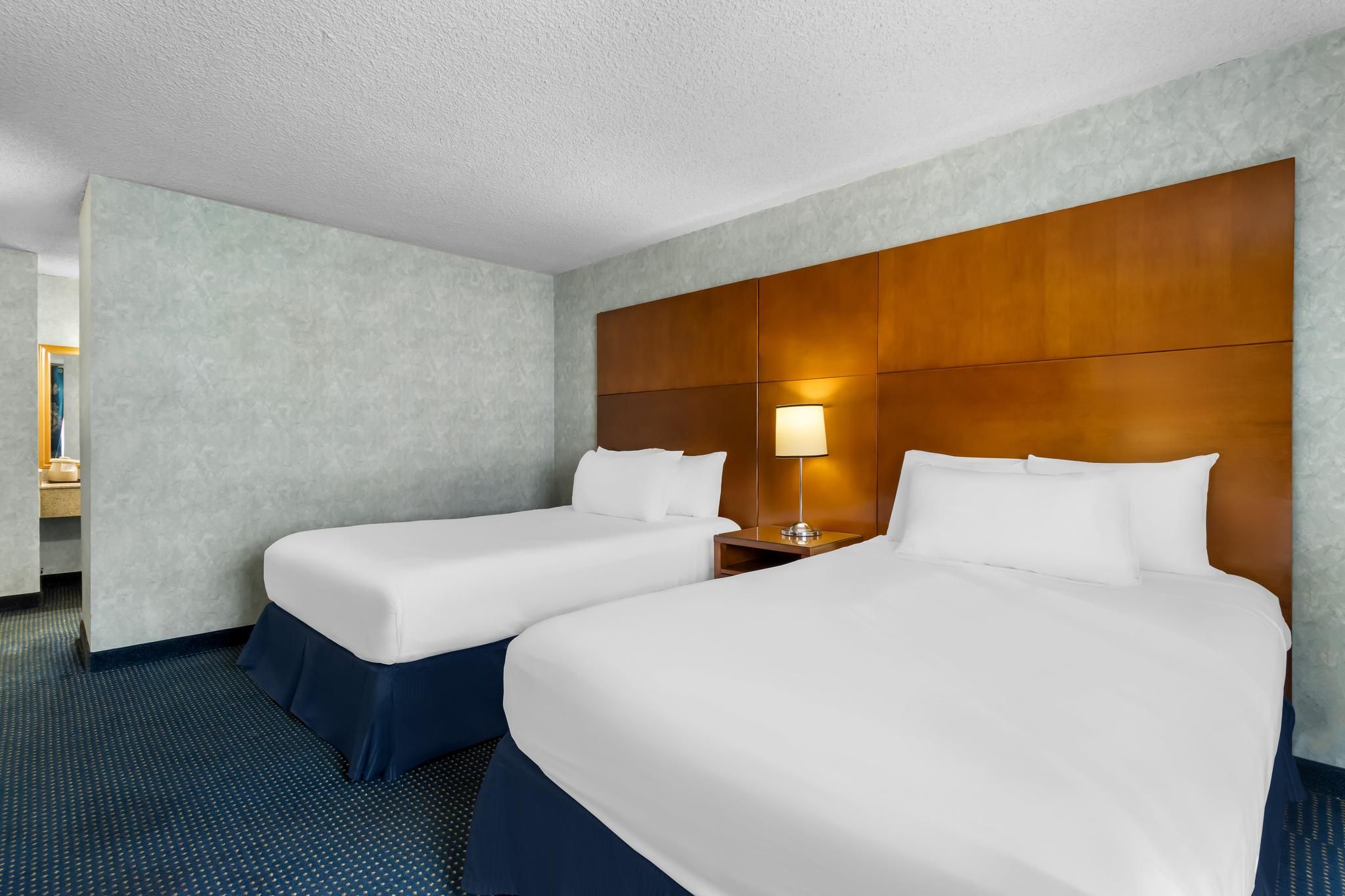 2 Queen Beds - Non-Smoking