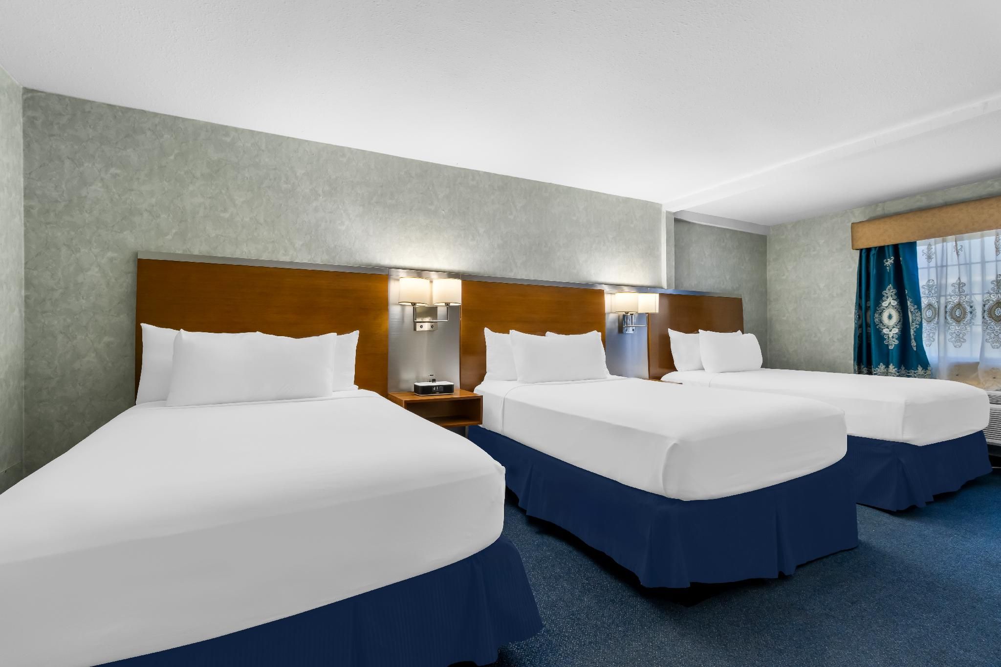 Family Room - 3 Beds