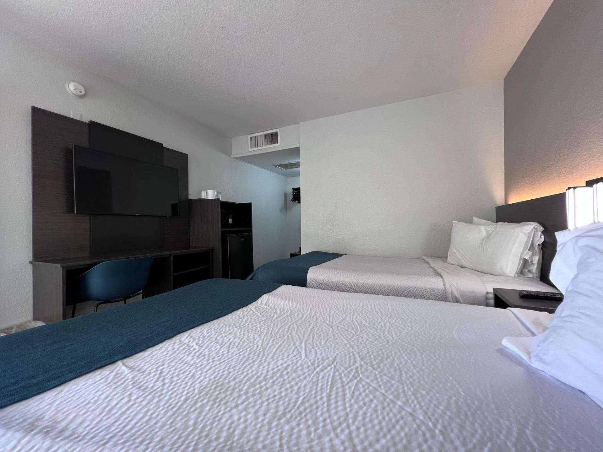 Deluxe Quadruple Room - Non-Smoking