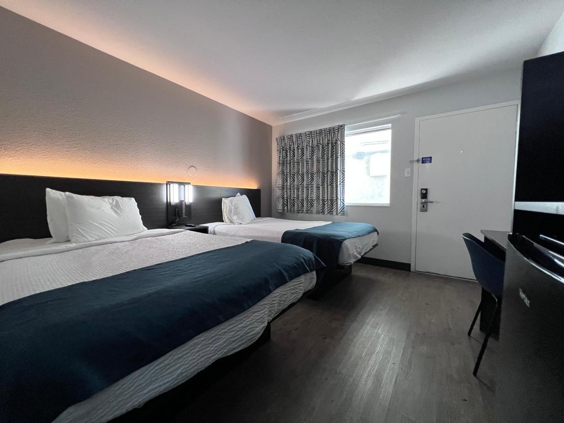 Deluxe Quadruple Room - Non-Smoking