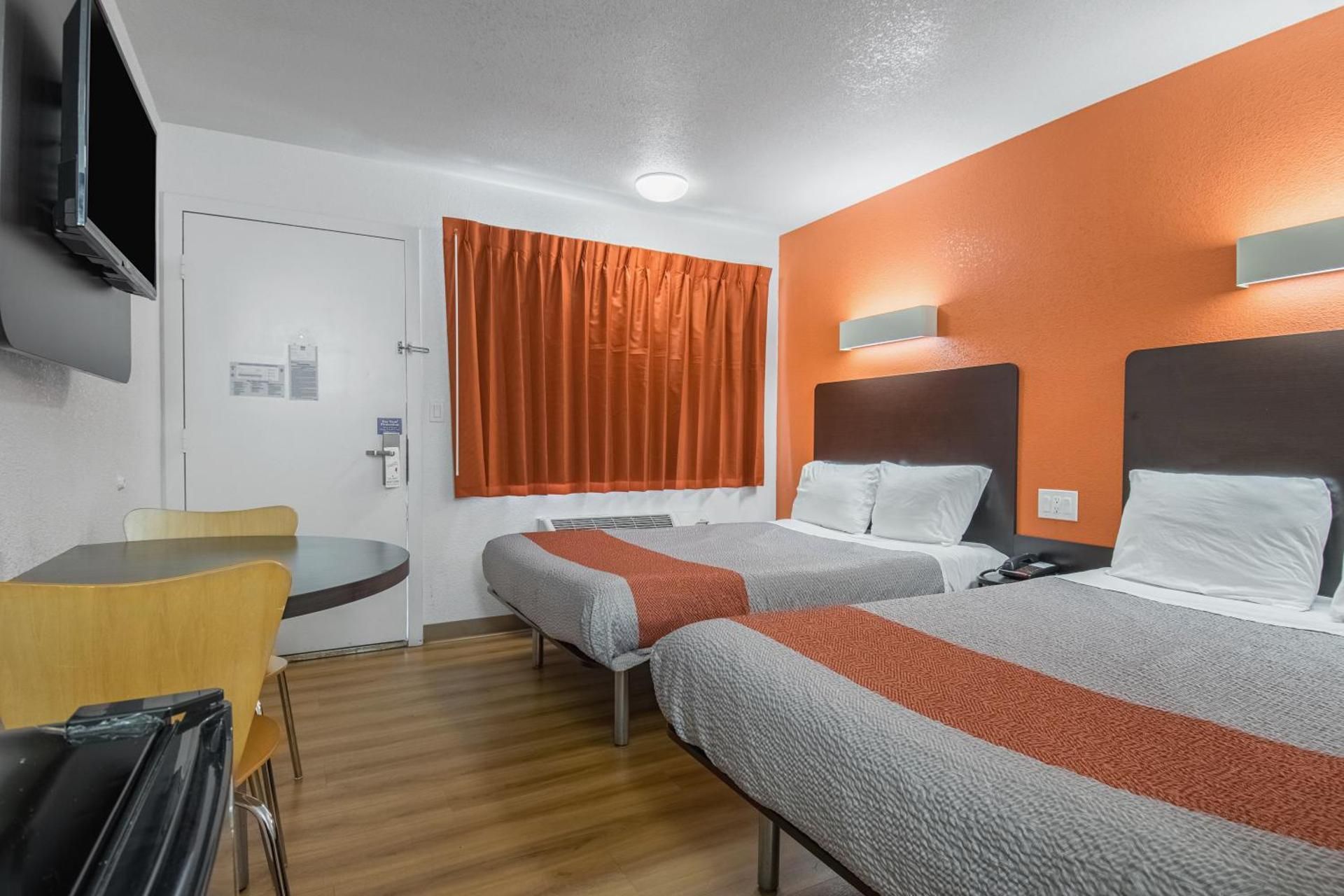 Deluxe Quadruple Room - Non-Smoking