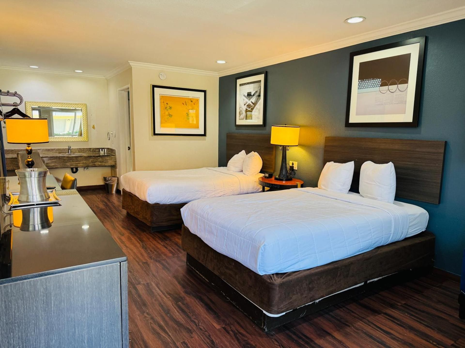 2 Double Beds, Non-Smoking