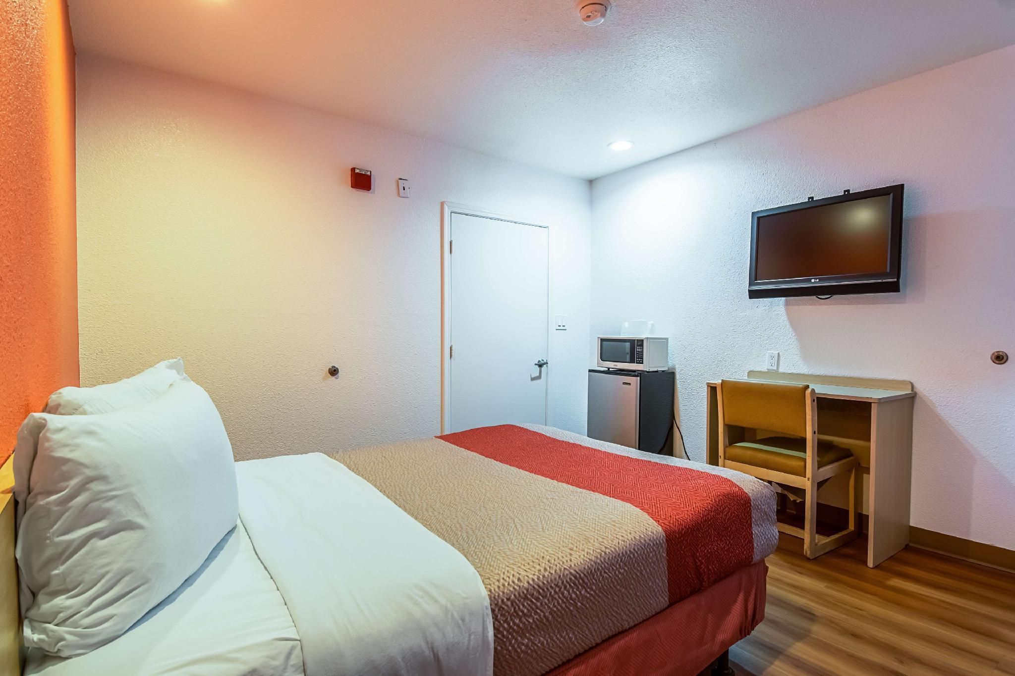 1 Full Bed | Mobility Access Tub, Nsmk