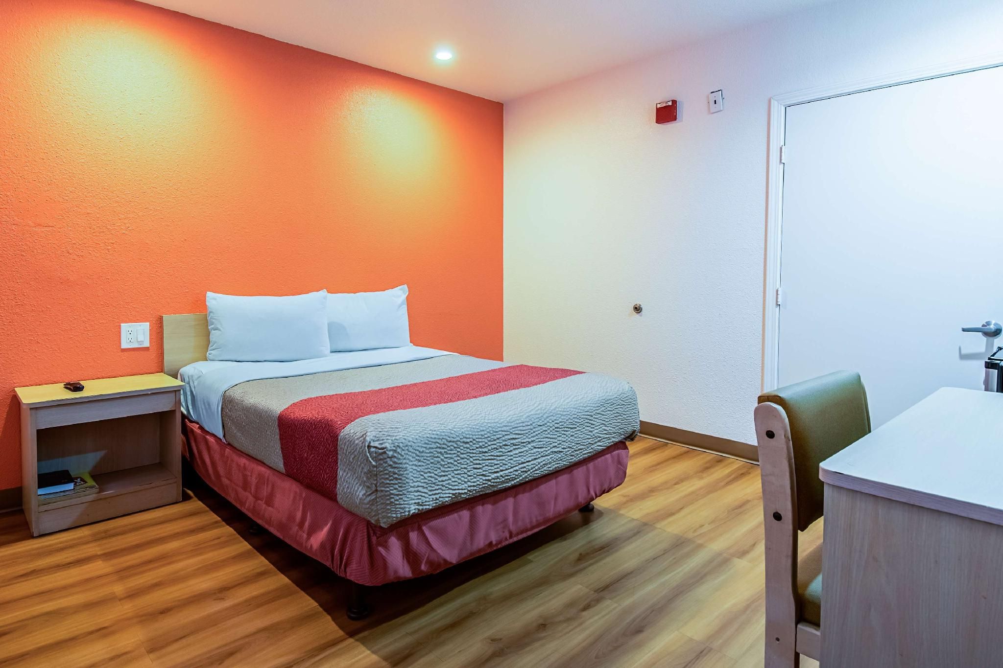 1 Full Bed | Mobility Access Tub, Nsmk