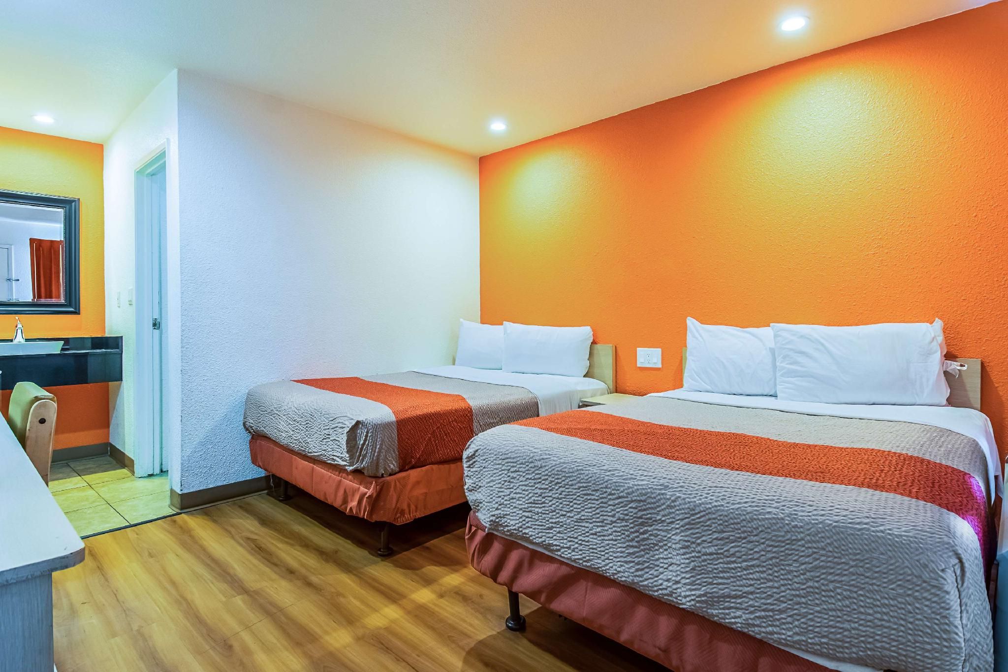 2 Full Beds | Non-Smoking