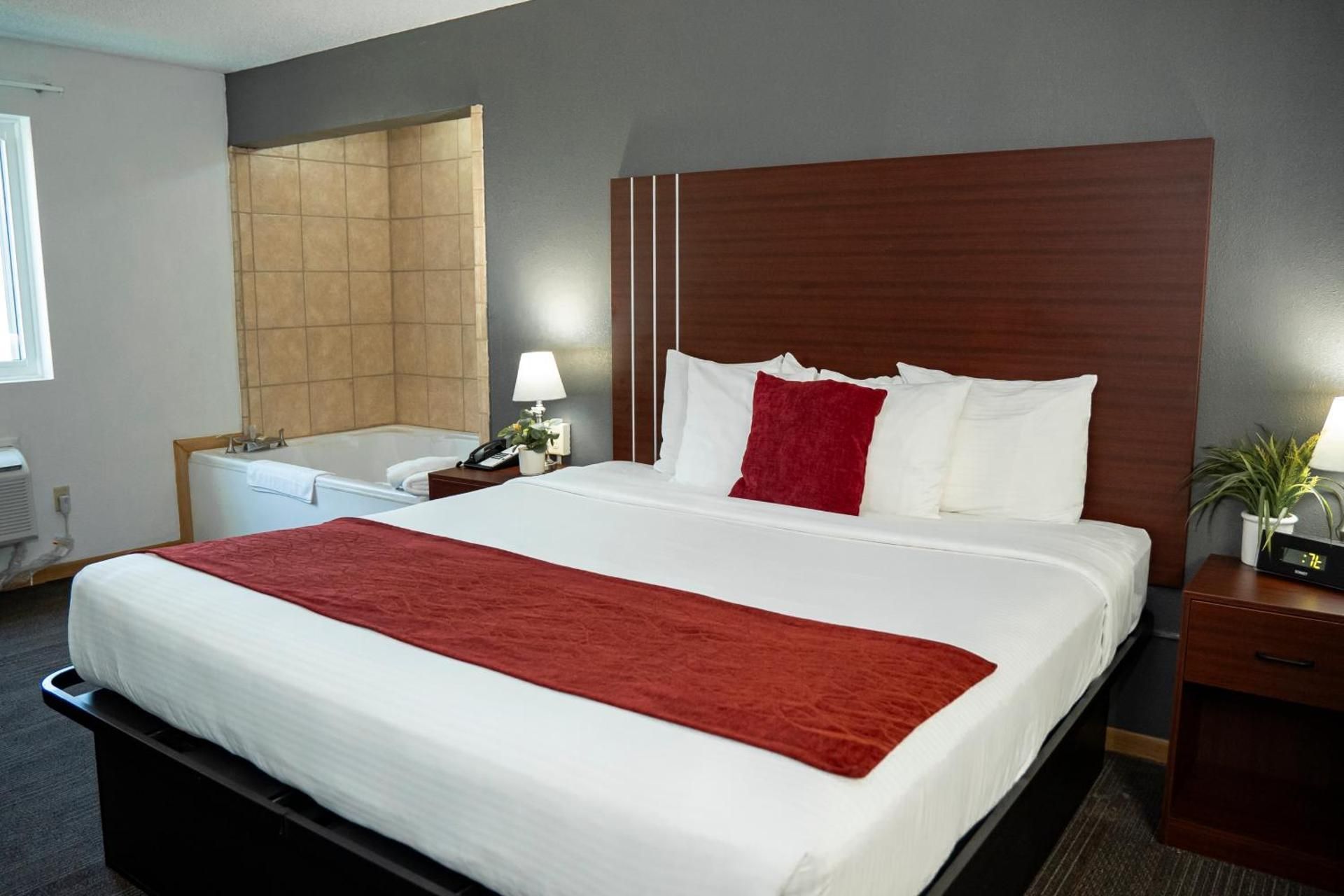 King Suite with Spa Bath