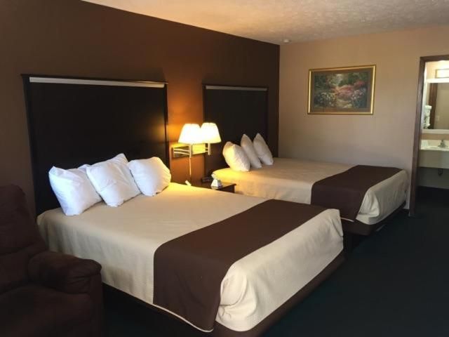 2 Queen Beds