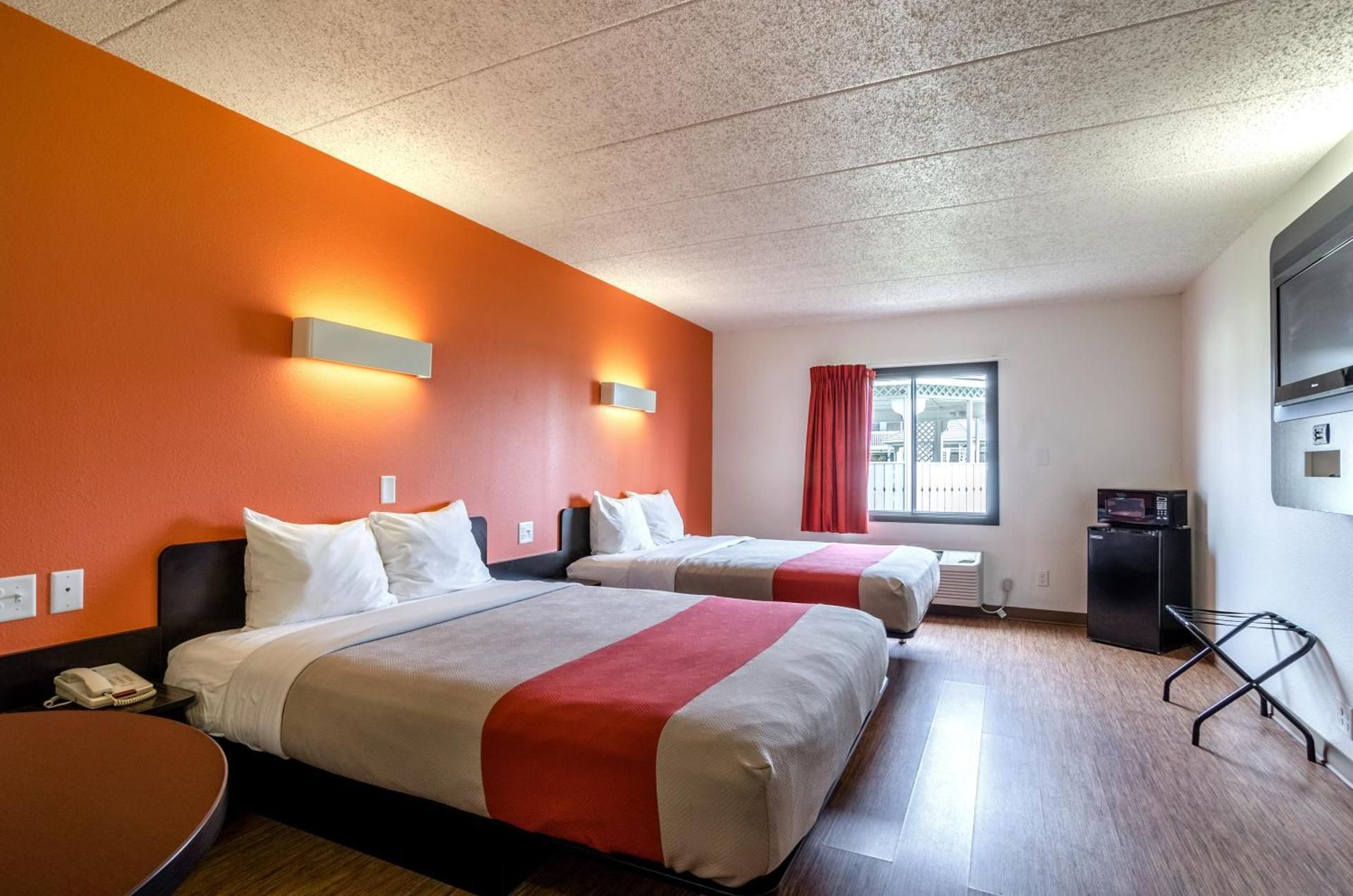 Queen Room with Two Queen Beds - Disability Access - Non-Smoking