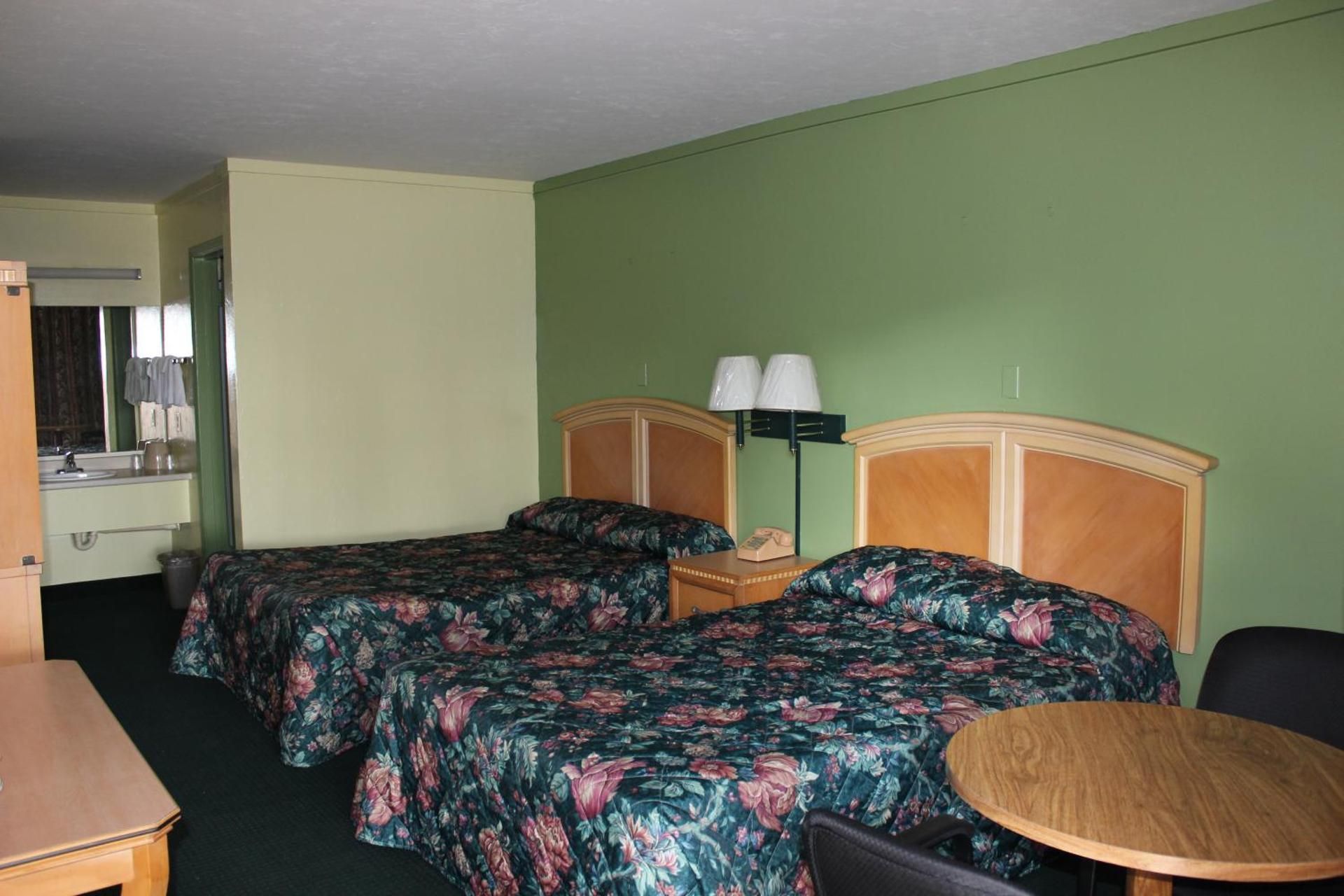 Double Room with Two Double Beds - Smoking