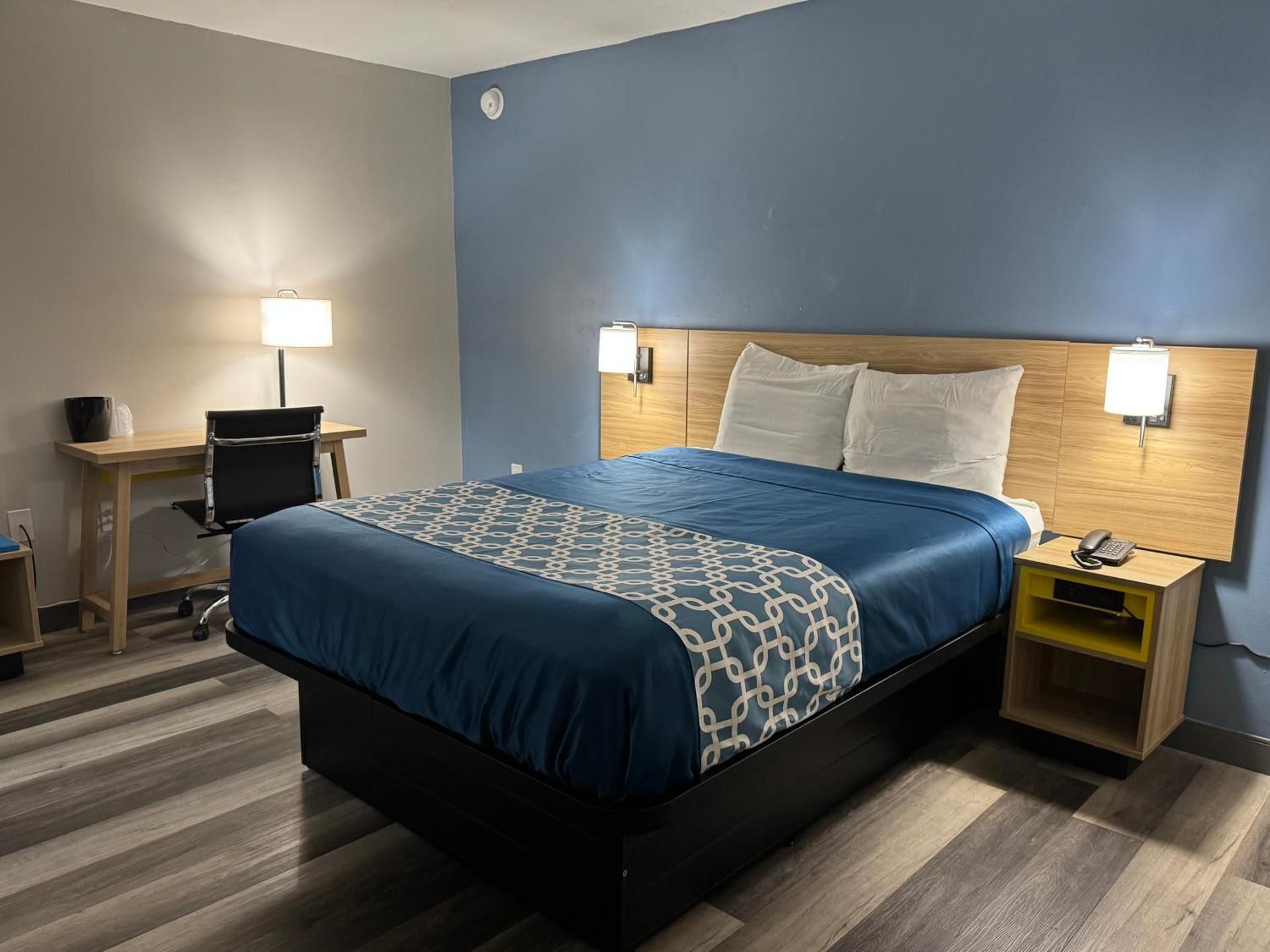 1 Queen Bed, Non-Smoking