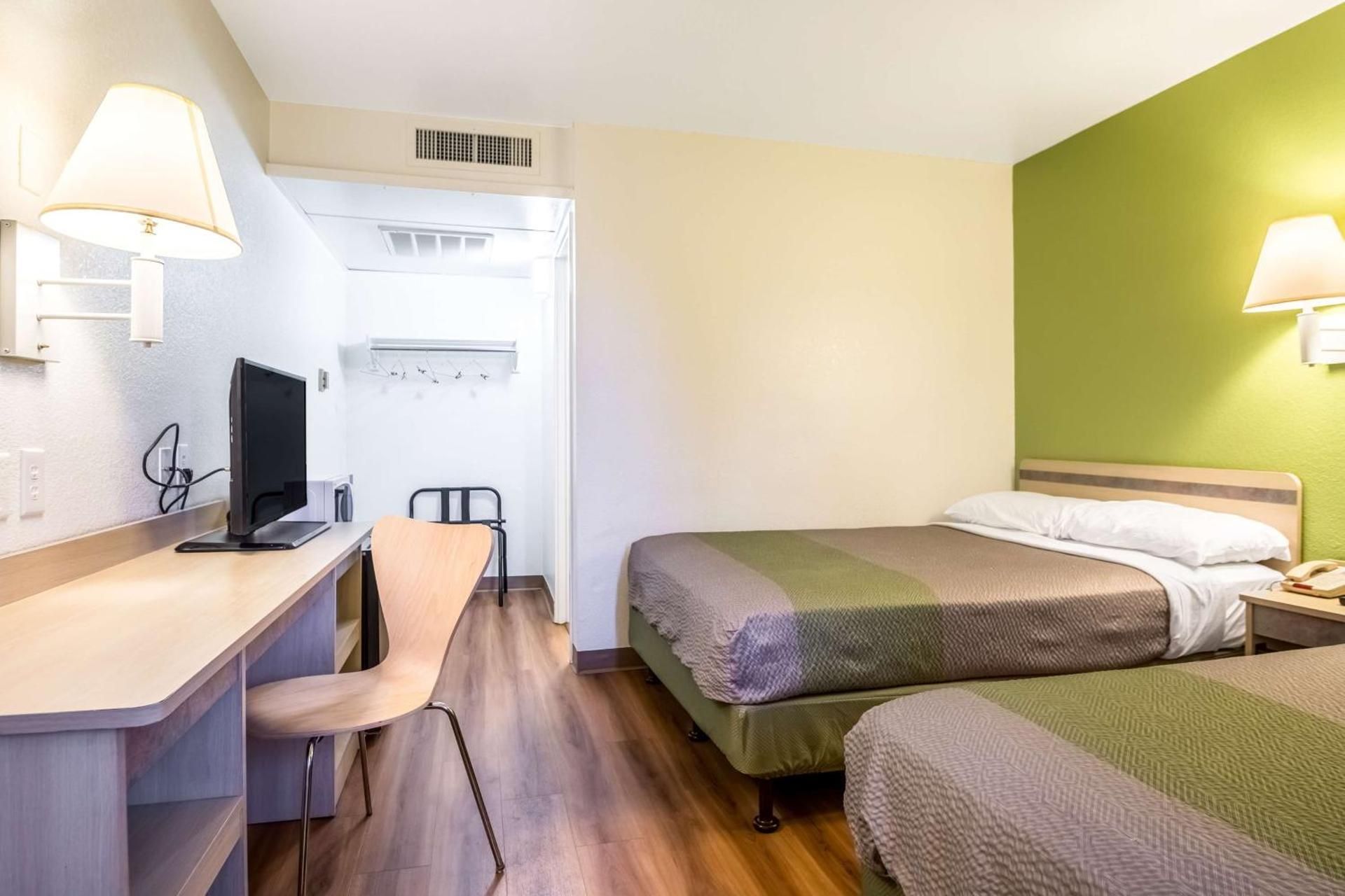 Deluxe Quadruple Room - Non-Smoking
