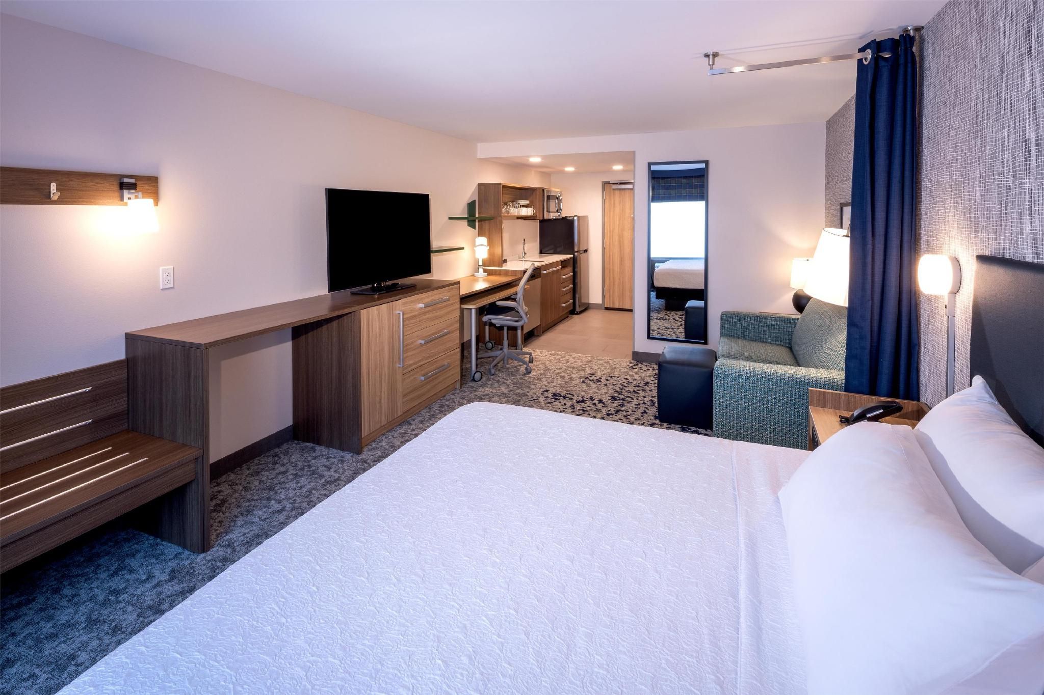 1 King Hearing Accessible Studio Suite