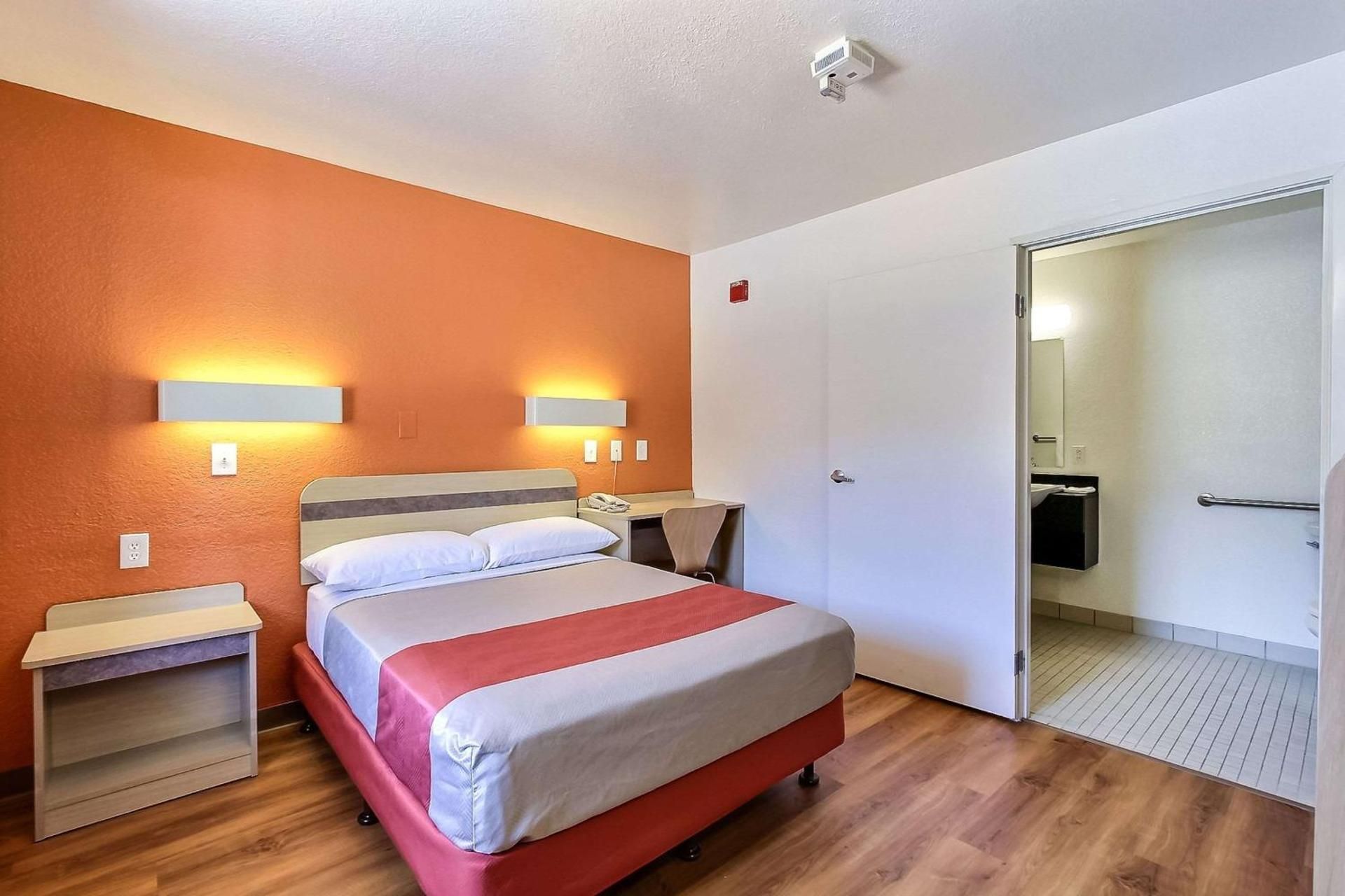 Motel 6 Fremont, CA – North Deluxe Suite