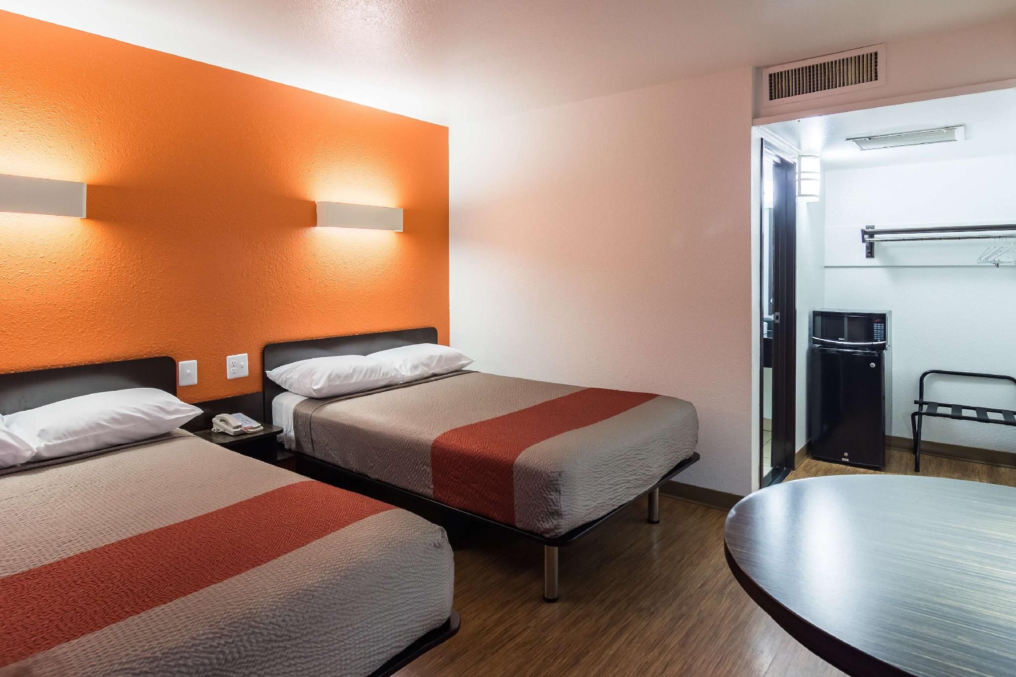 Motel 6 Oroville, CA 2 Full Beds | Smoking