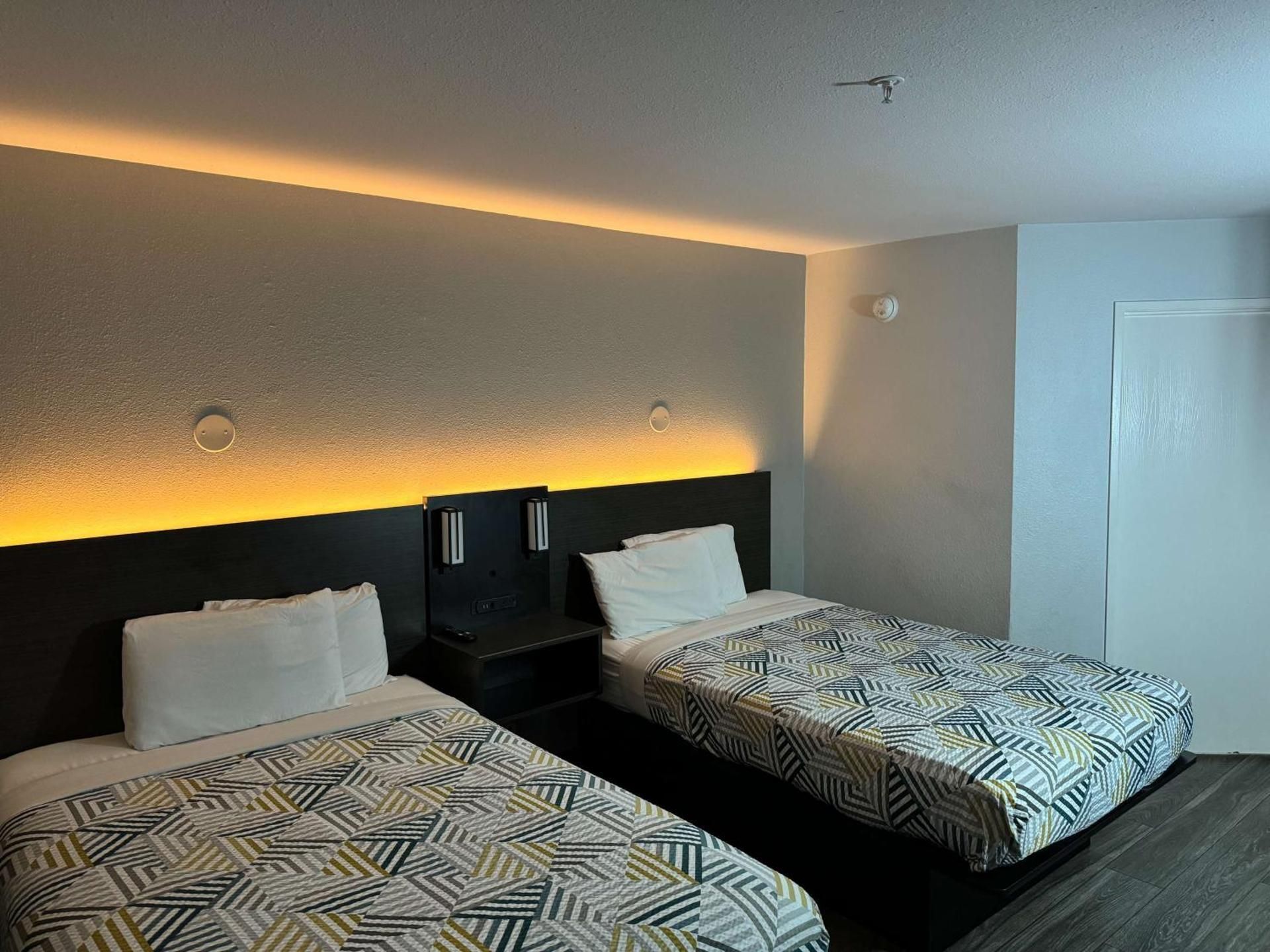 Quadruple Room - Disability Access - Roll in Shower