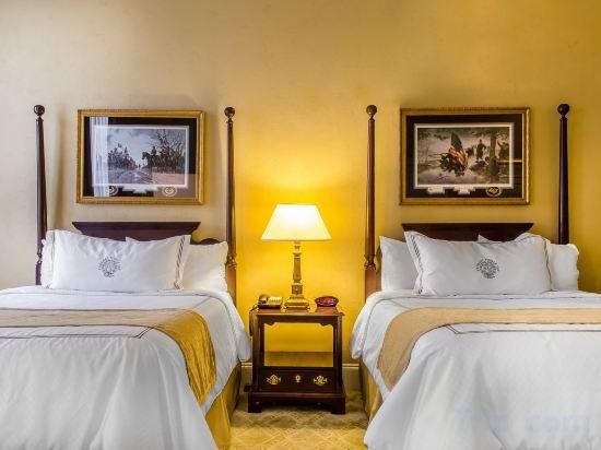 Queen Room with Two Queen Beds - Accessible/Non-Smoking
