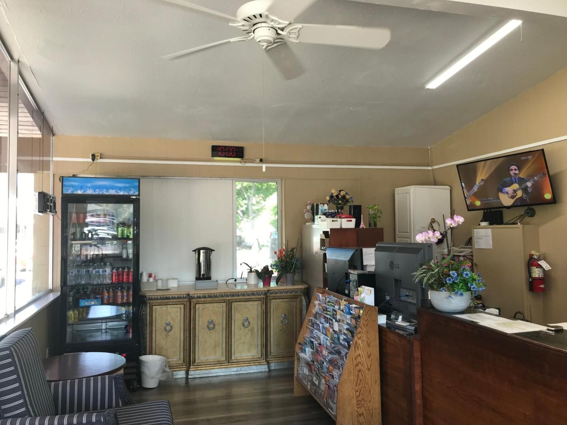 Food & Dining