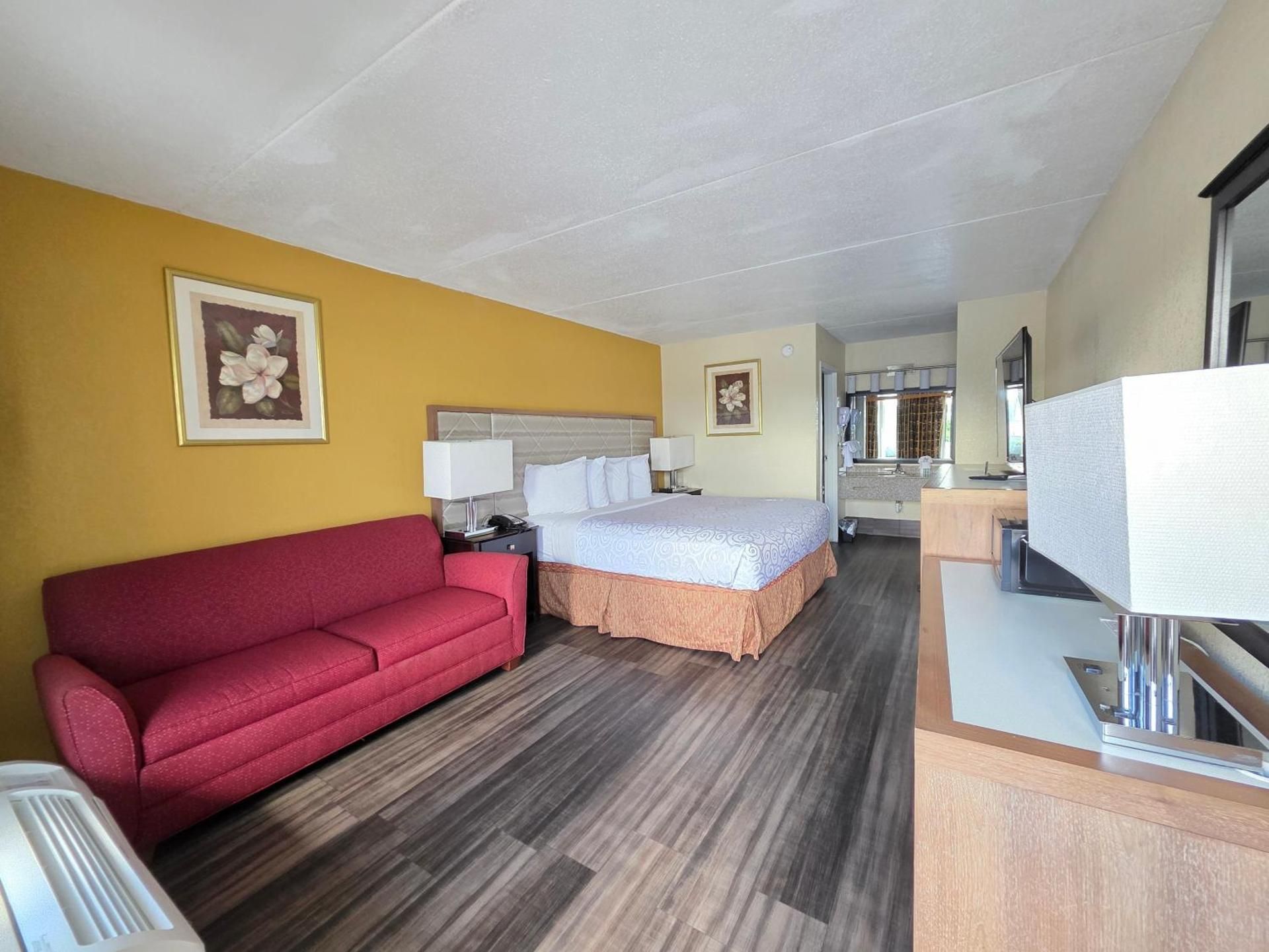 Chattanooga Heritage Inn King Suite