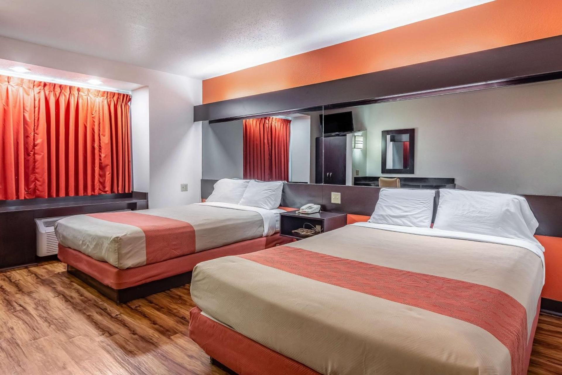 2 Queen Beds | Non-Smoking