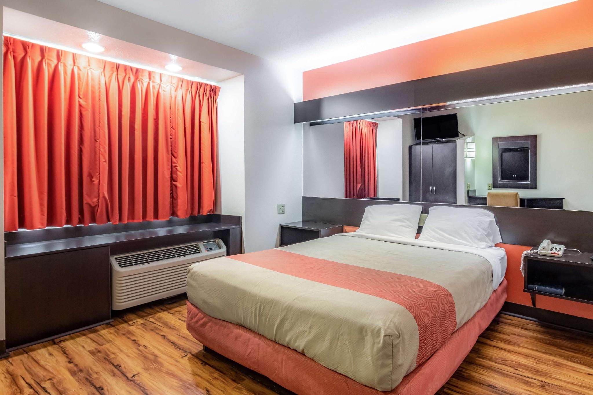 1 Queen Bed | Non-Smoking