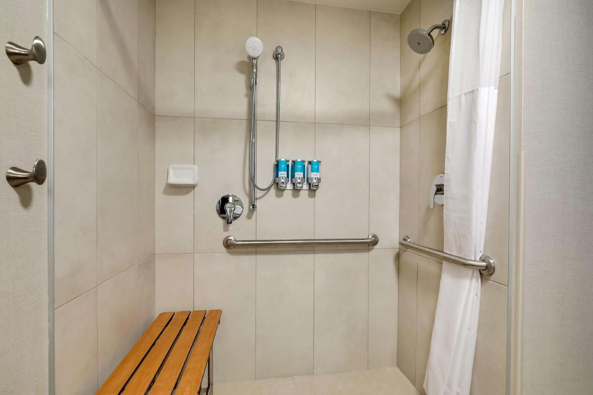 2 Queen Beds - Accessible with Roll-In Shower