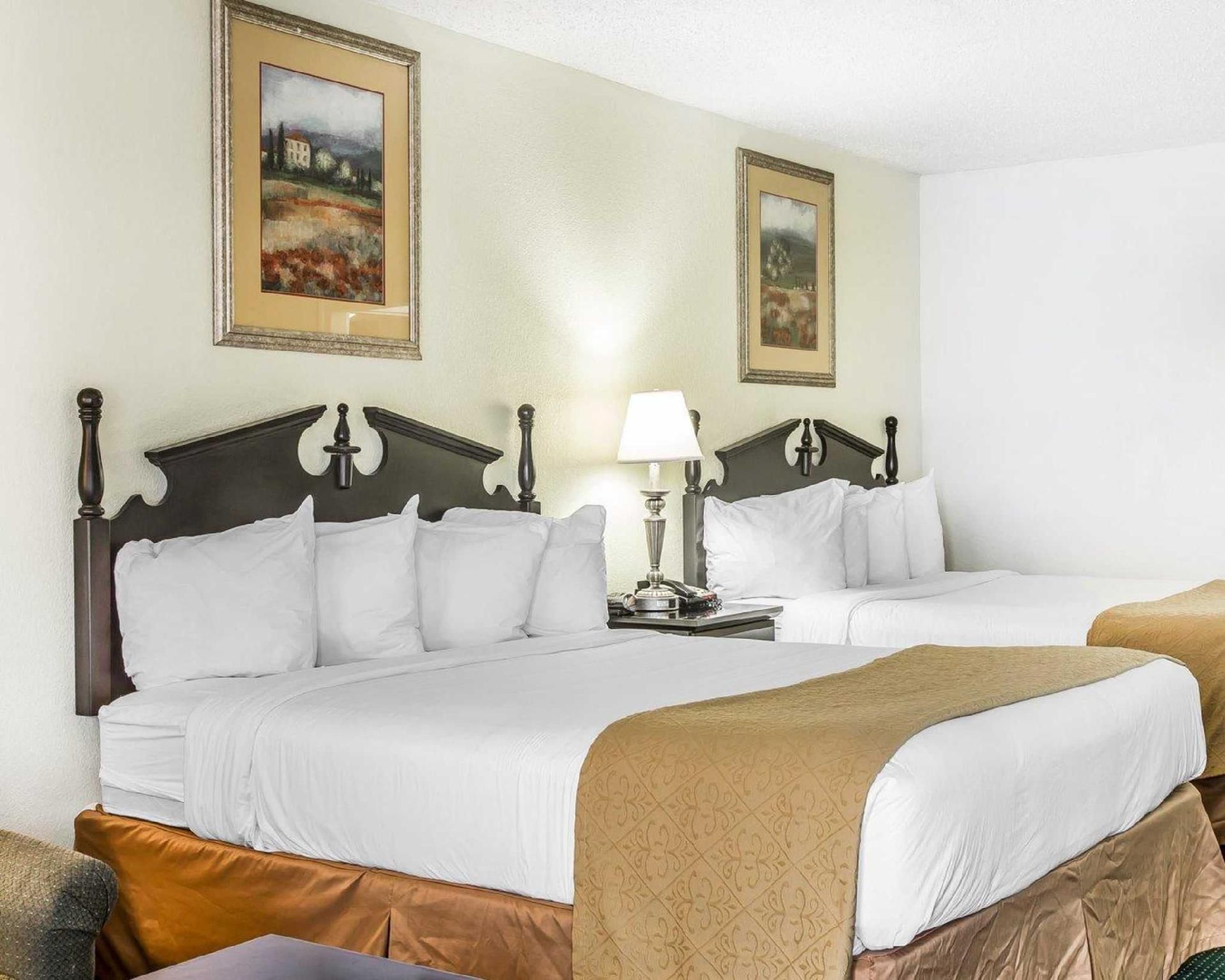 Quality Inn & Suites Conference Center Statesboro Historic District 2 Queen Beds - Non-Smoking 2