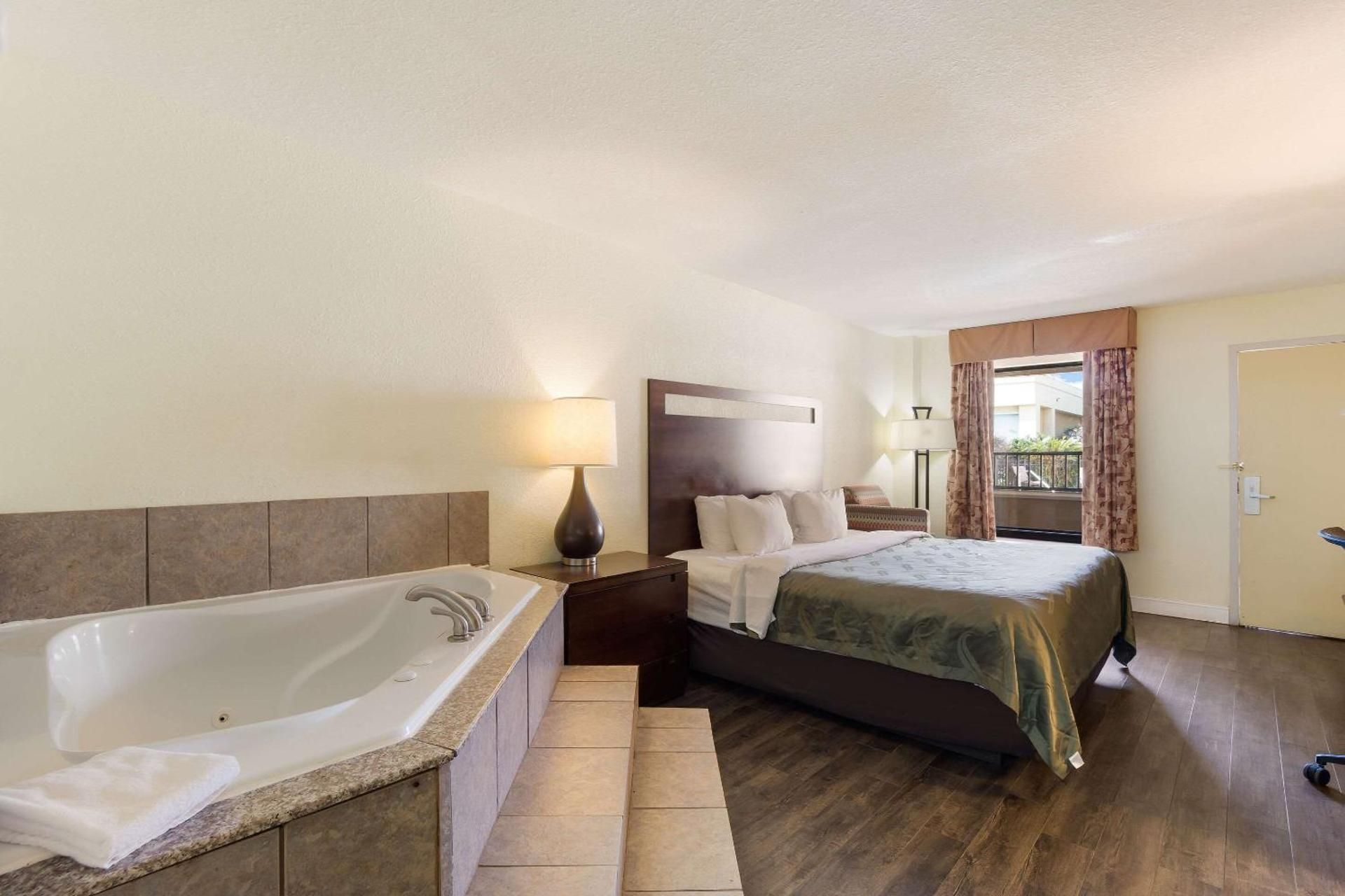 King Room - Non-Smoking