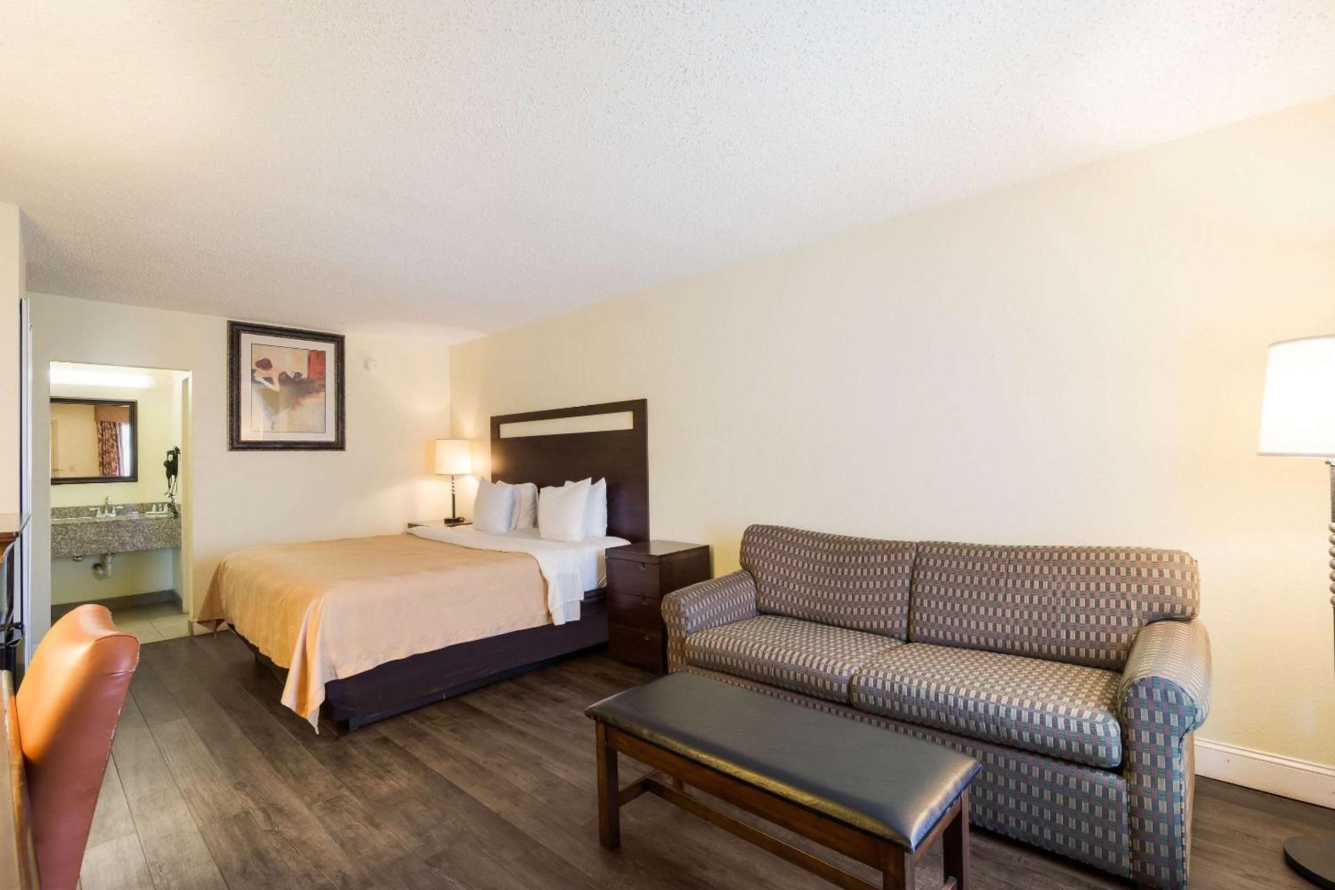 King Room - Non-Smoking